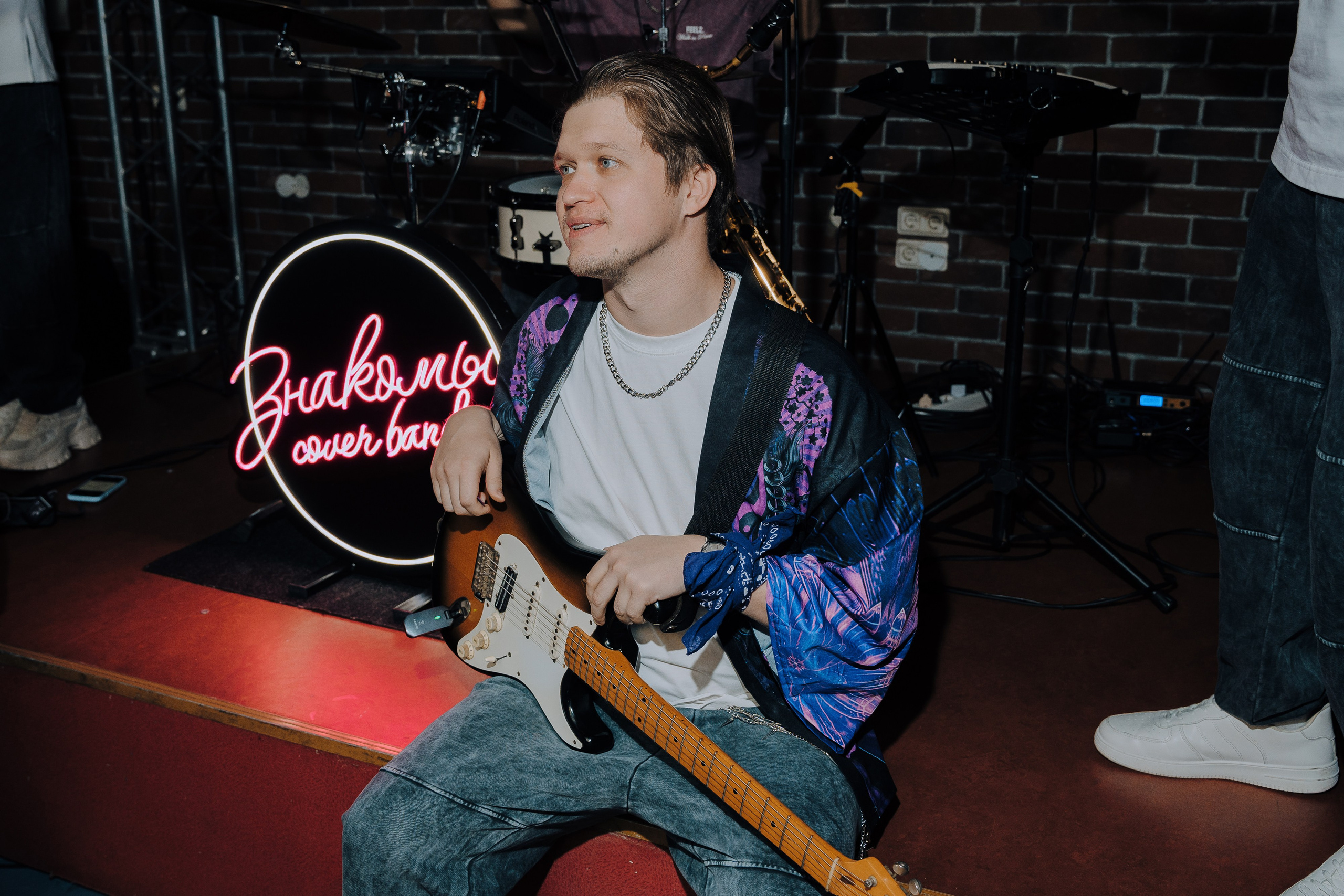 20 ЛЕТ МЕГАПОЛИС ЧЕЛЯБИНСК ХЕДЛАЙНЕР ЕЛКА. Репортажный фотограф Зуев Роман г. Челябинск