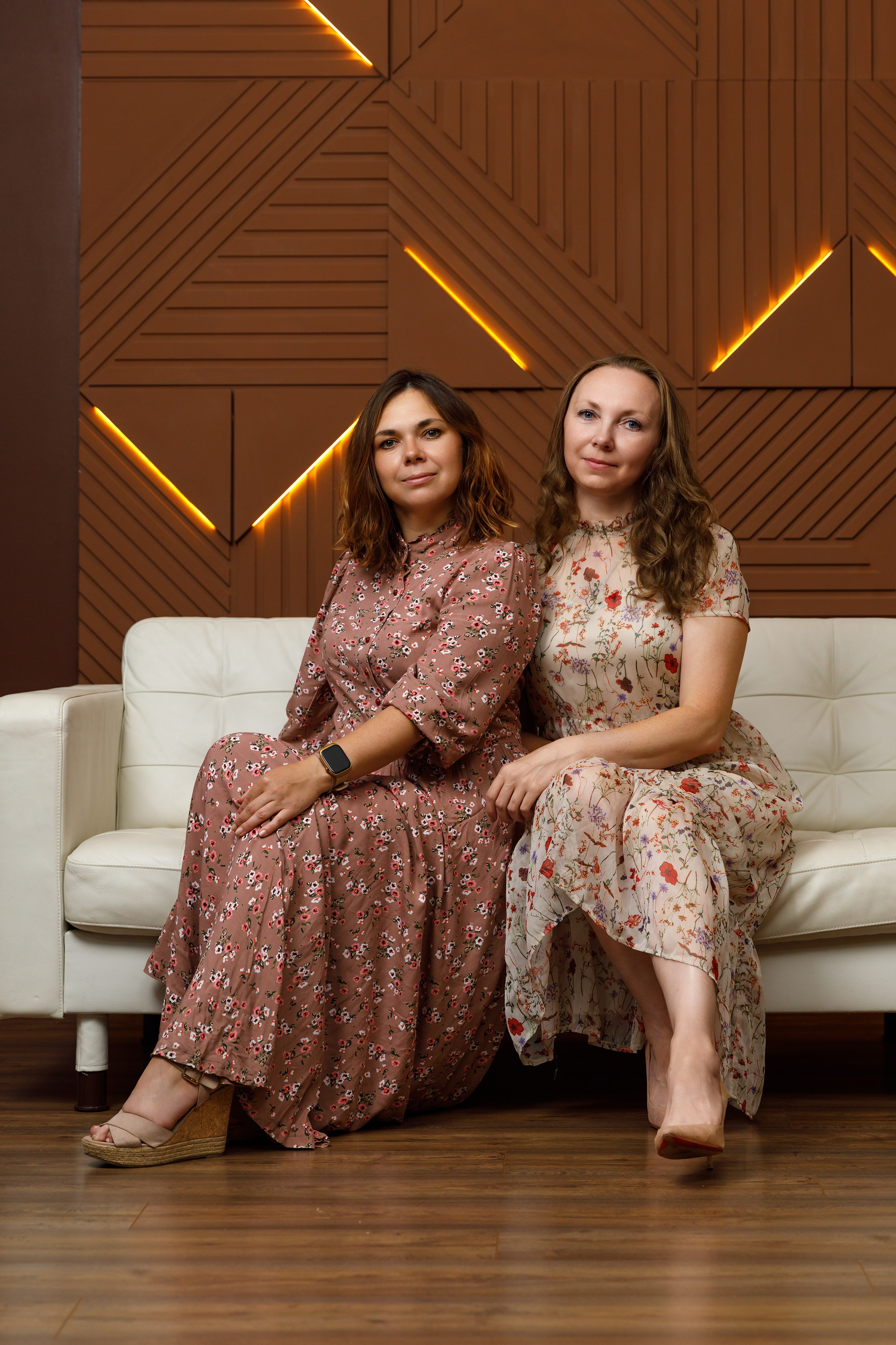 Нина и Наталья. Фотограф Анна Телекаева, выпускные альбомы, семейные и репортажные съемки в Омске