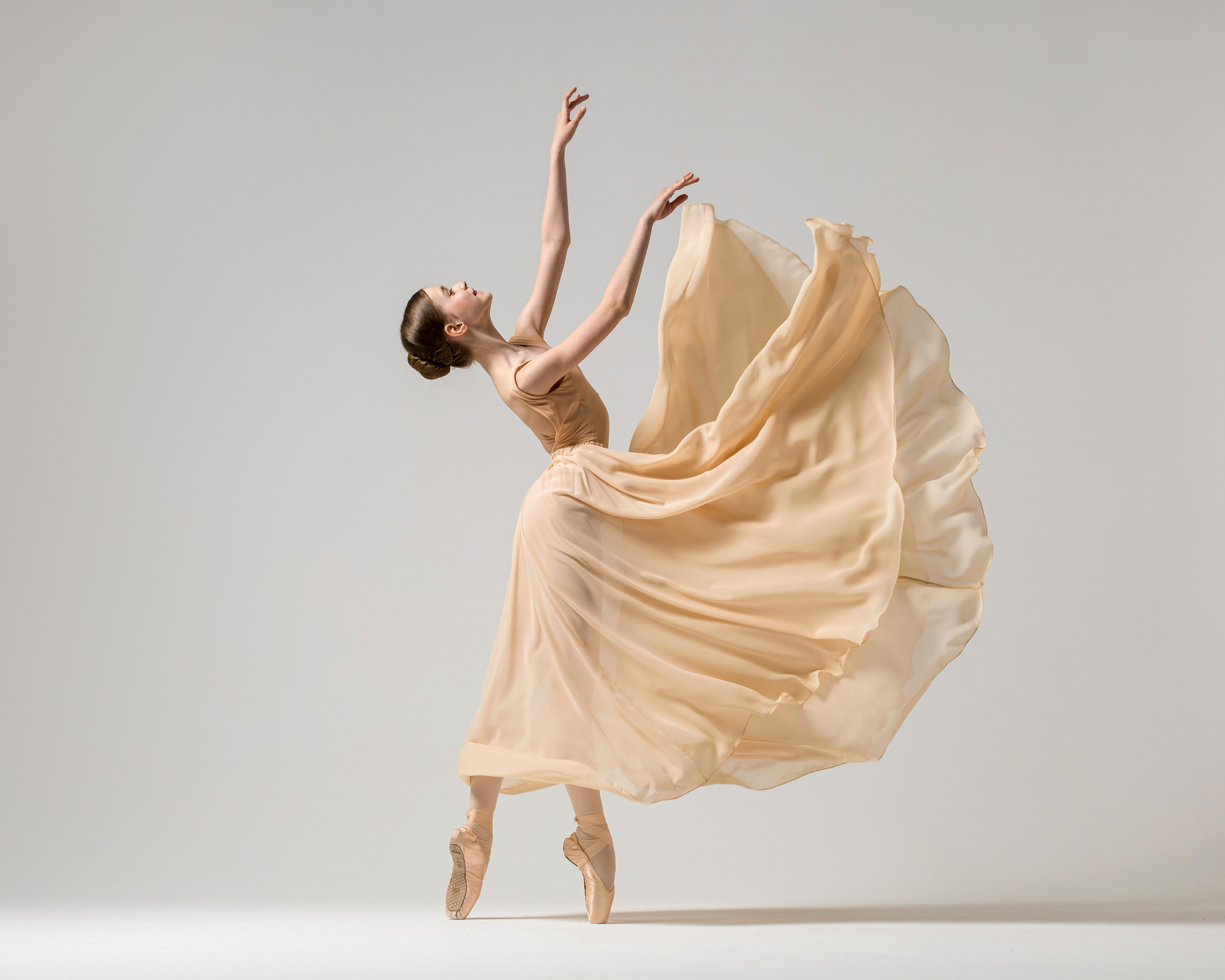 Бежевая воздушная юбка напрокат для фотосессии. Балетный фотограф Алина Ханько — Душа Балета