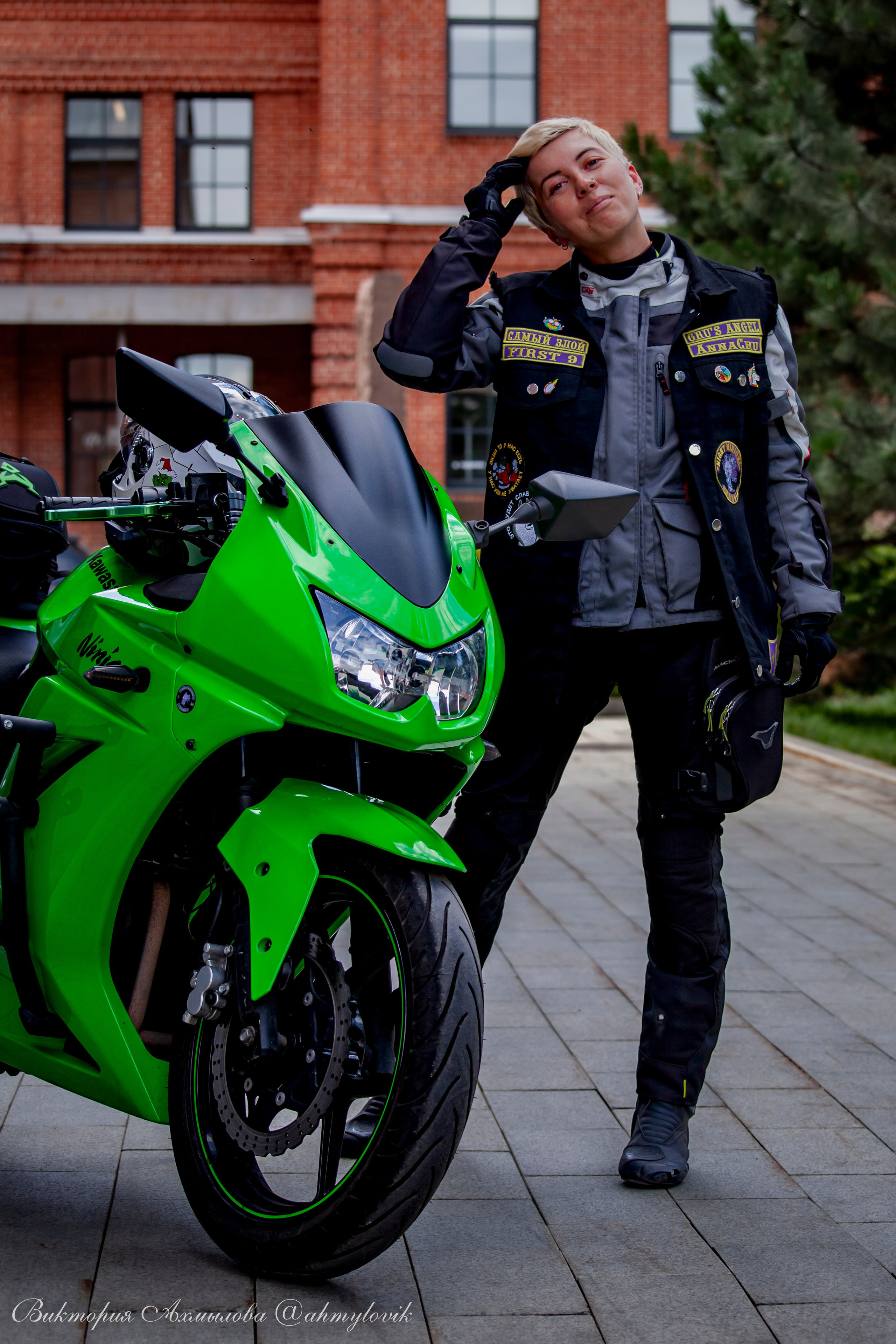 Аня и Гринч (Kawasaki Ninja 250). Виктория Ахмылова. Фотограф в Москве