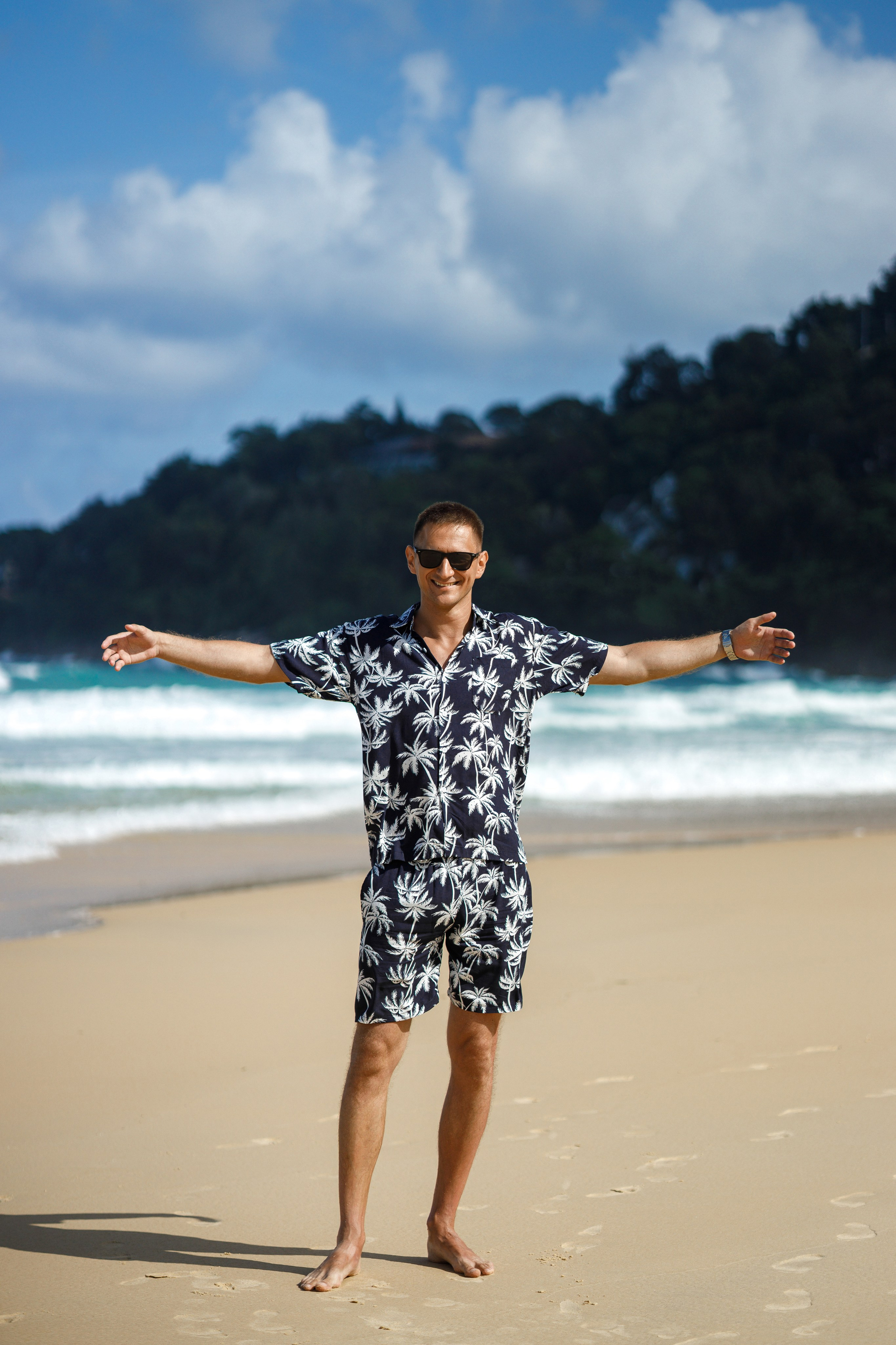 Individual photo session on the beach, Phuket vacation, photographer services