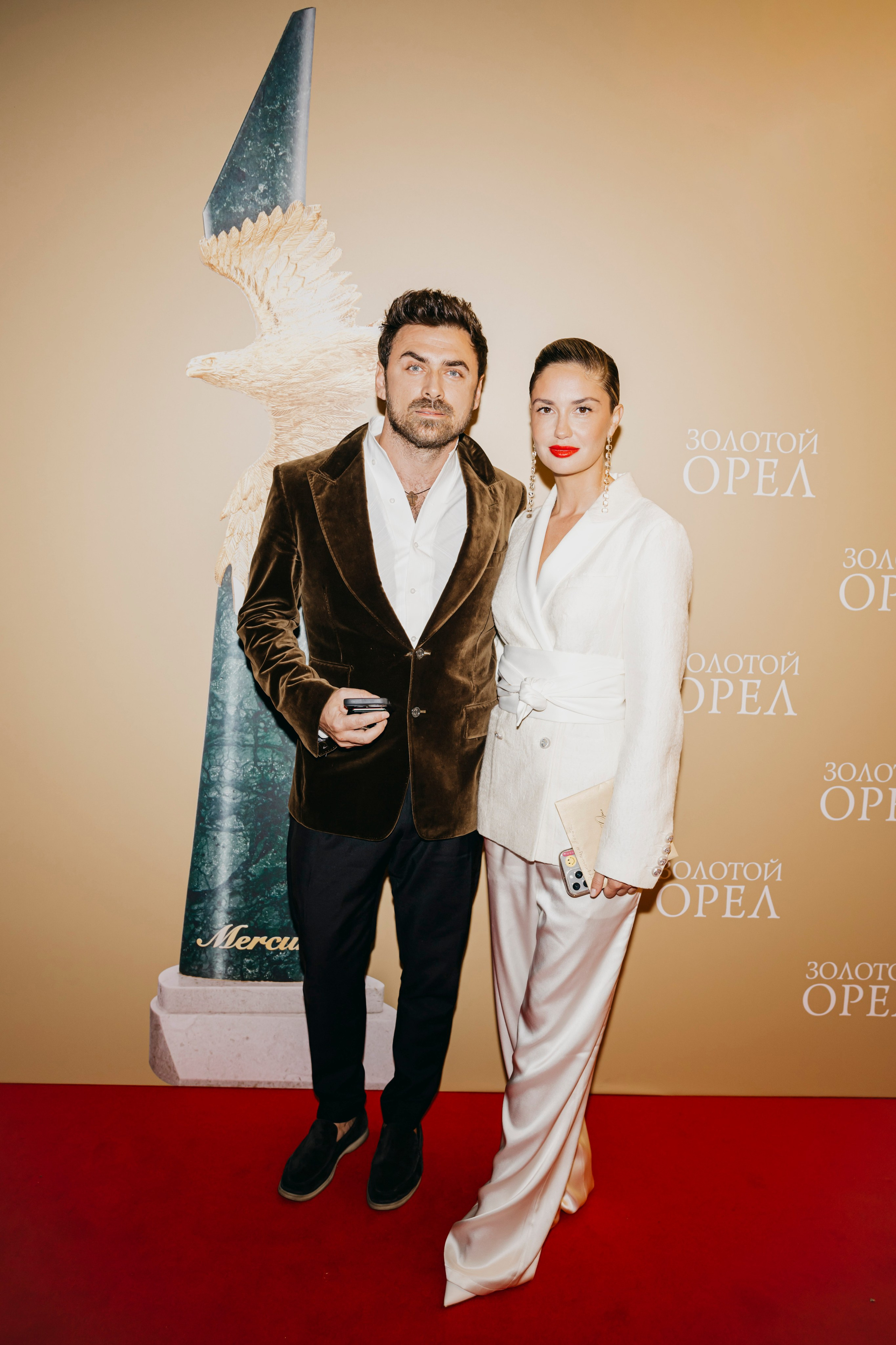 Петр Дранга и Агата Муцениеце на Кинопремии "Золотой Орел" 2025