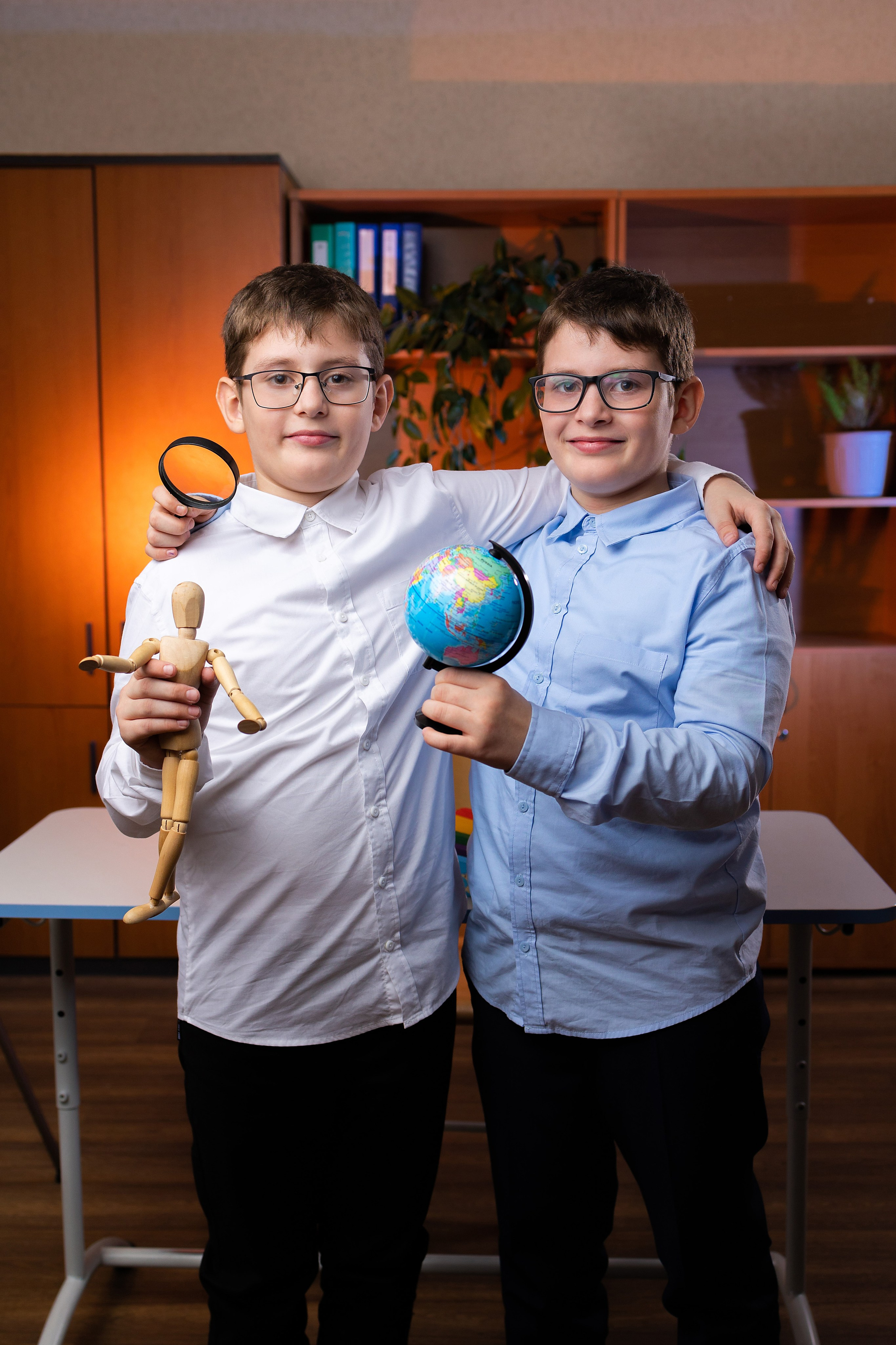 Выпускники начальной школы. LiveBook39 — студия выпускных альбомов Светланы Микишаниной в Калининграде