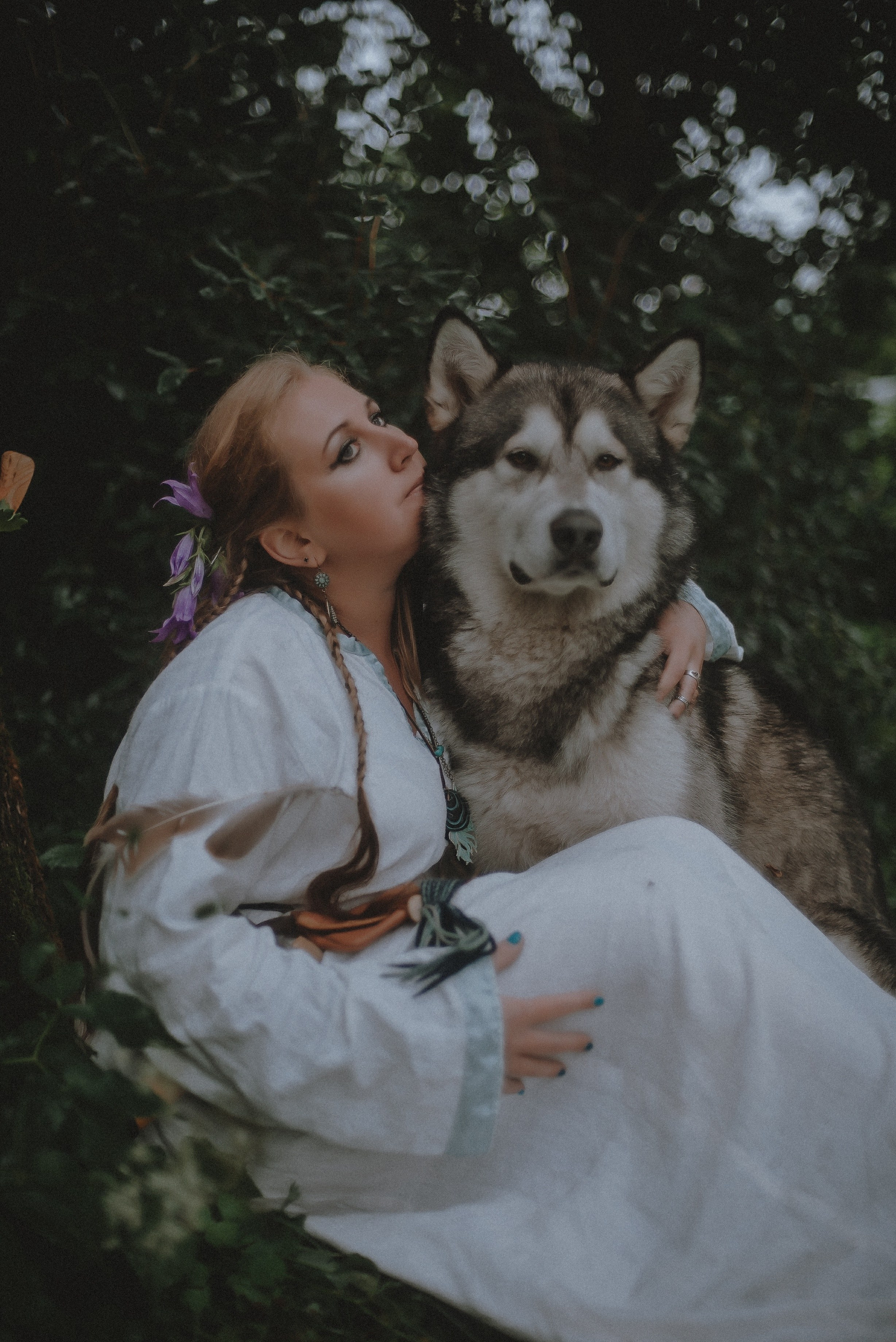 Славянская мифология. Богиня Девана, бог Сварог и волк Ратибор. Свадебный и семейный фотограф в Москве Сажина Кристина КиМ. Свадебный оператор в Москве Сажин Максим