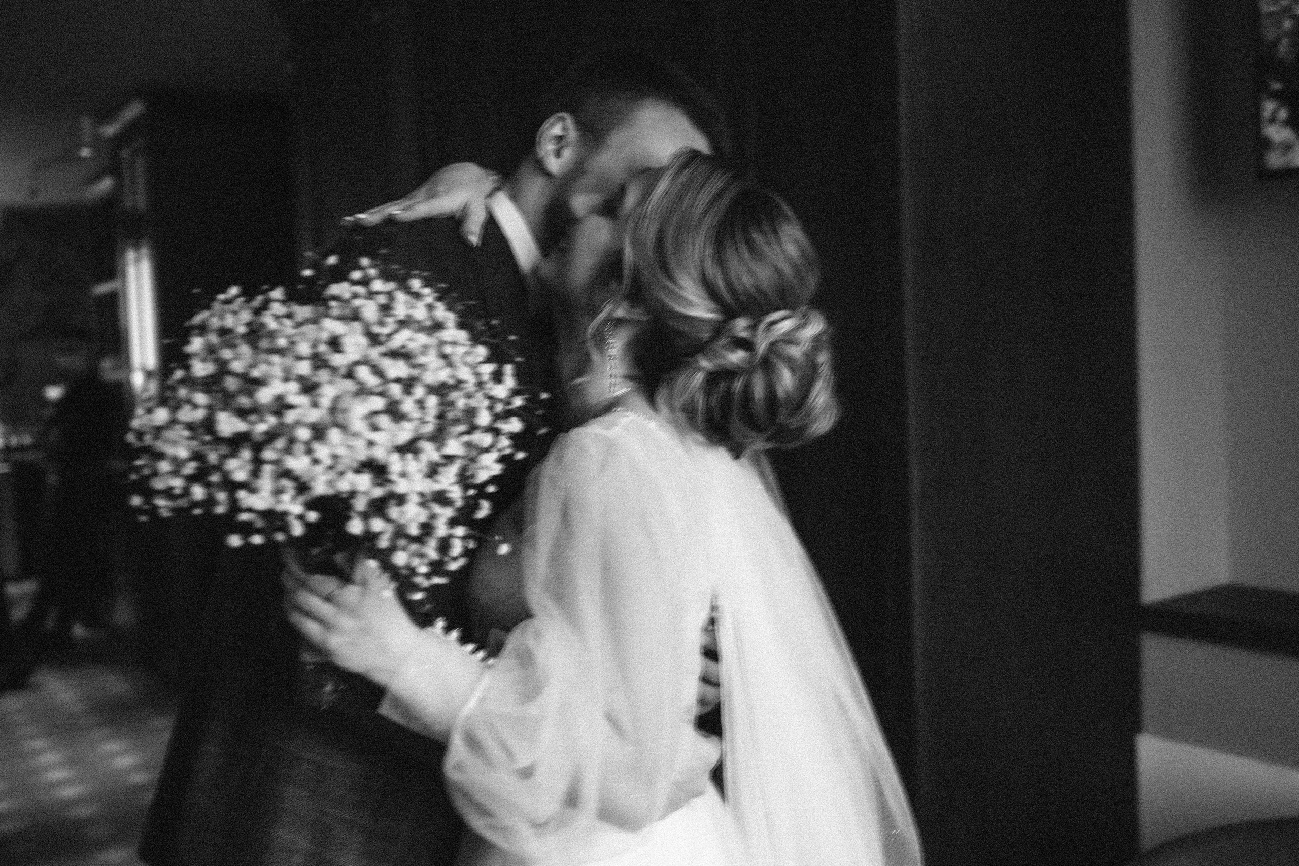 молодожены креативная съёмка