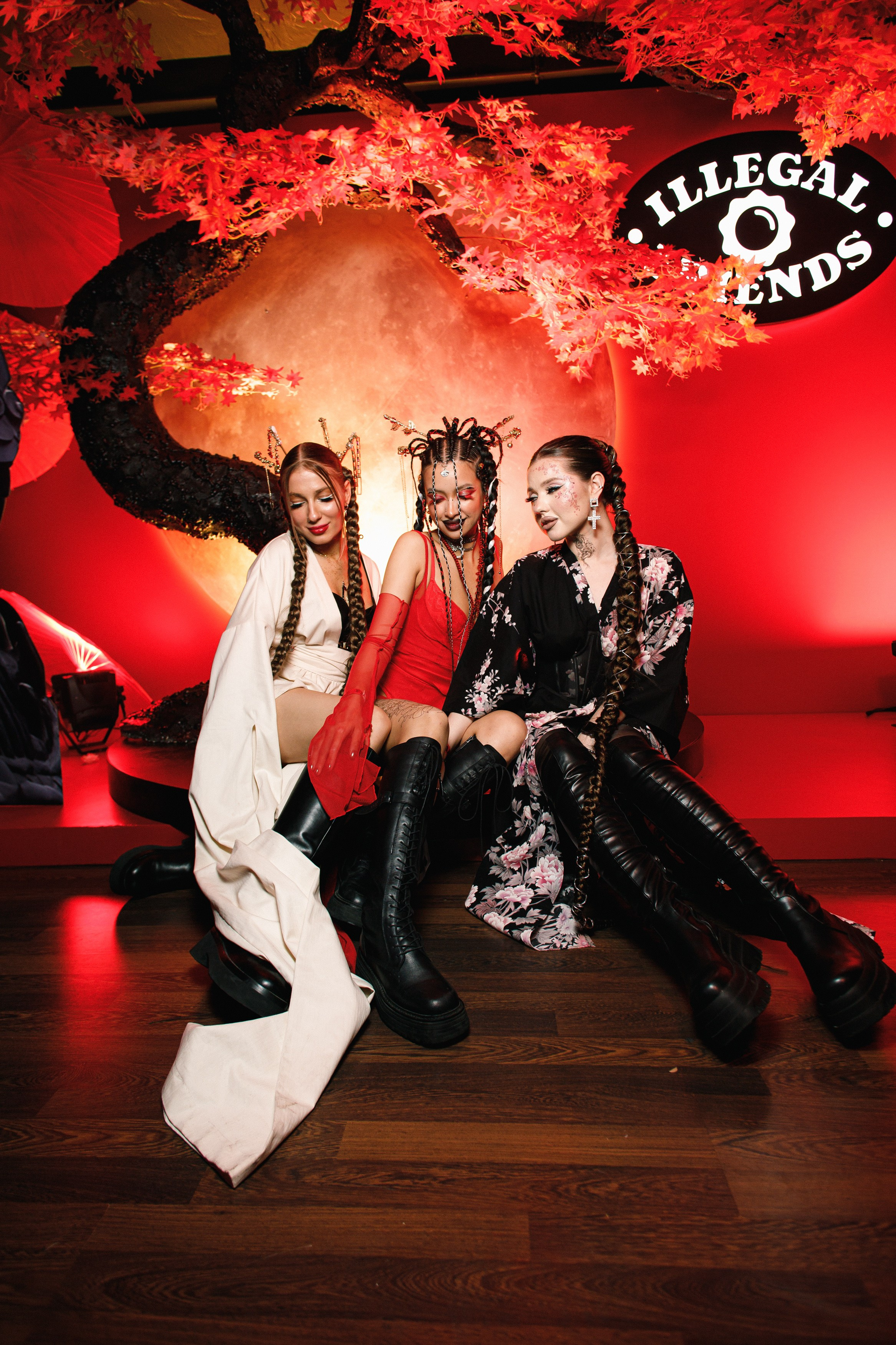 ILLEGAL FRIENDS | ASIA. СВОИ. ФОТООТЧЕТЫ-СОБЫТИЯ-МЕСТА