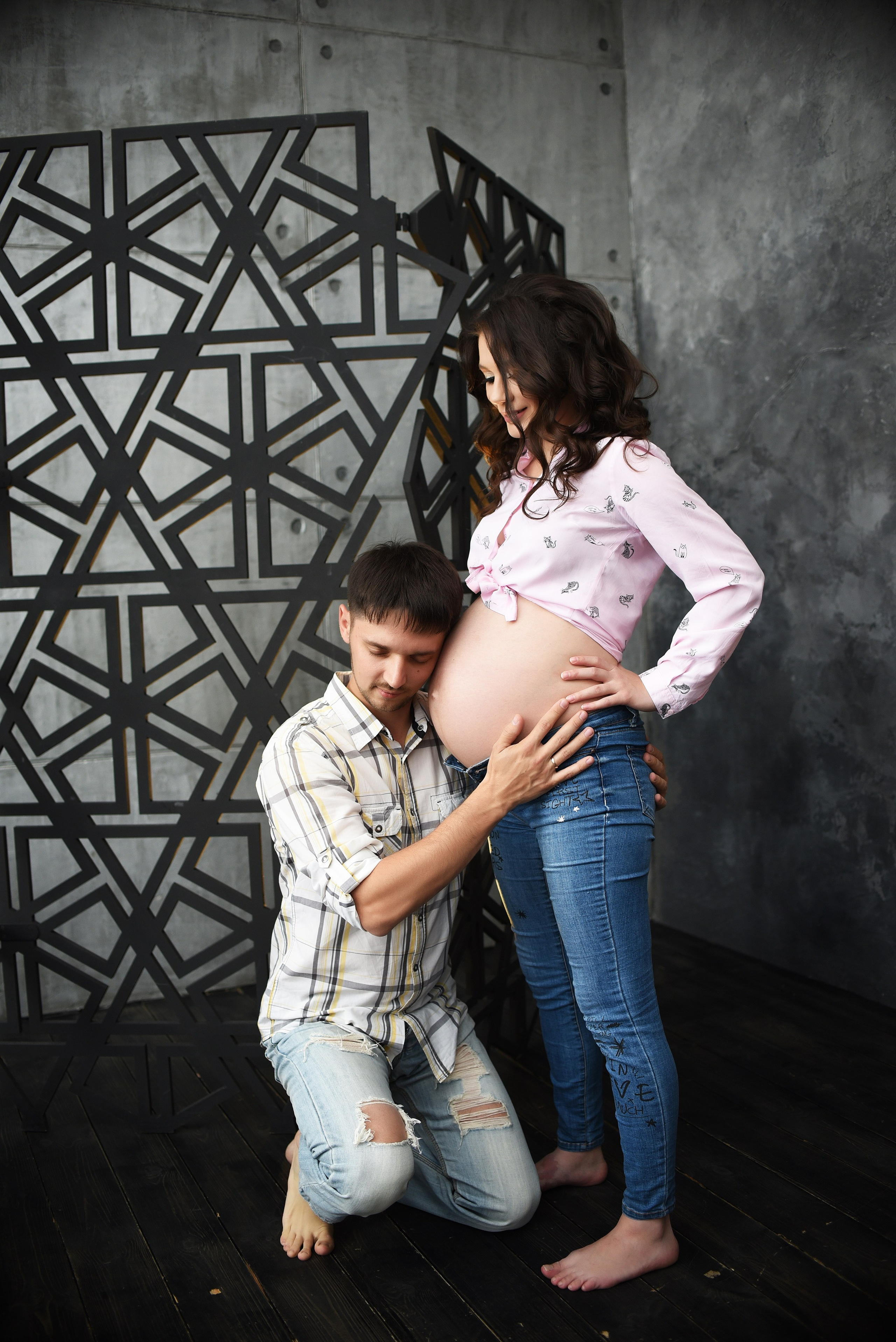 Фотосессия беременности студийная съемка. Свадебный, семейный, детский, контент фотограф в Омске Максим Ильин