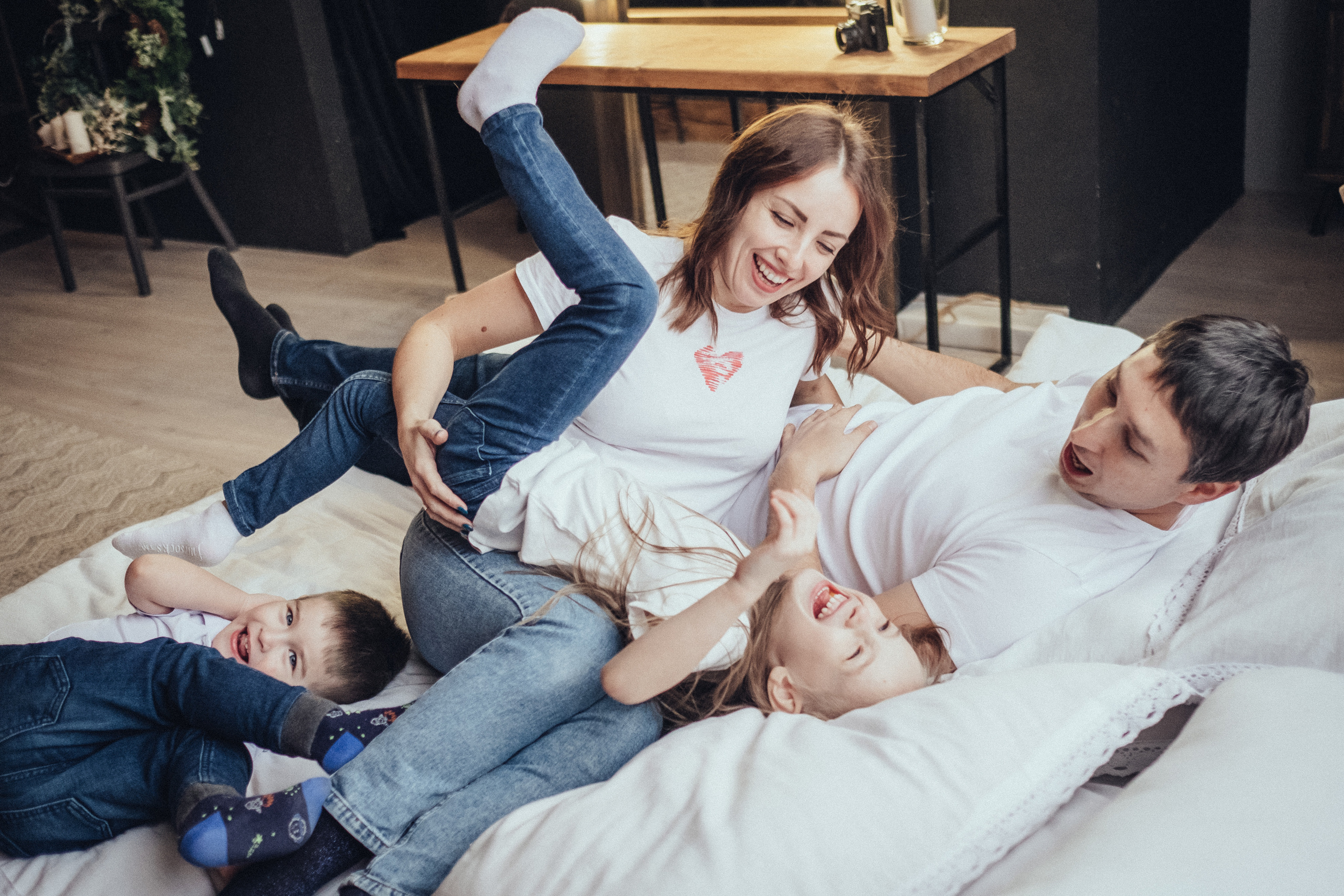 Новогодняя фотосъемка в студии в стиле лайфстайл с маленькими детьми. Фотограф в городе Астрахань Ольга Лазиева