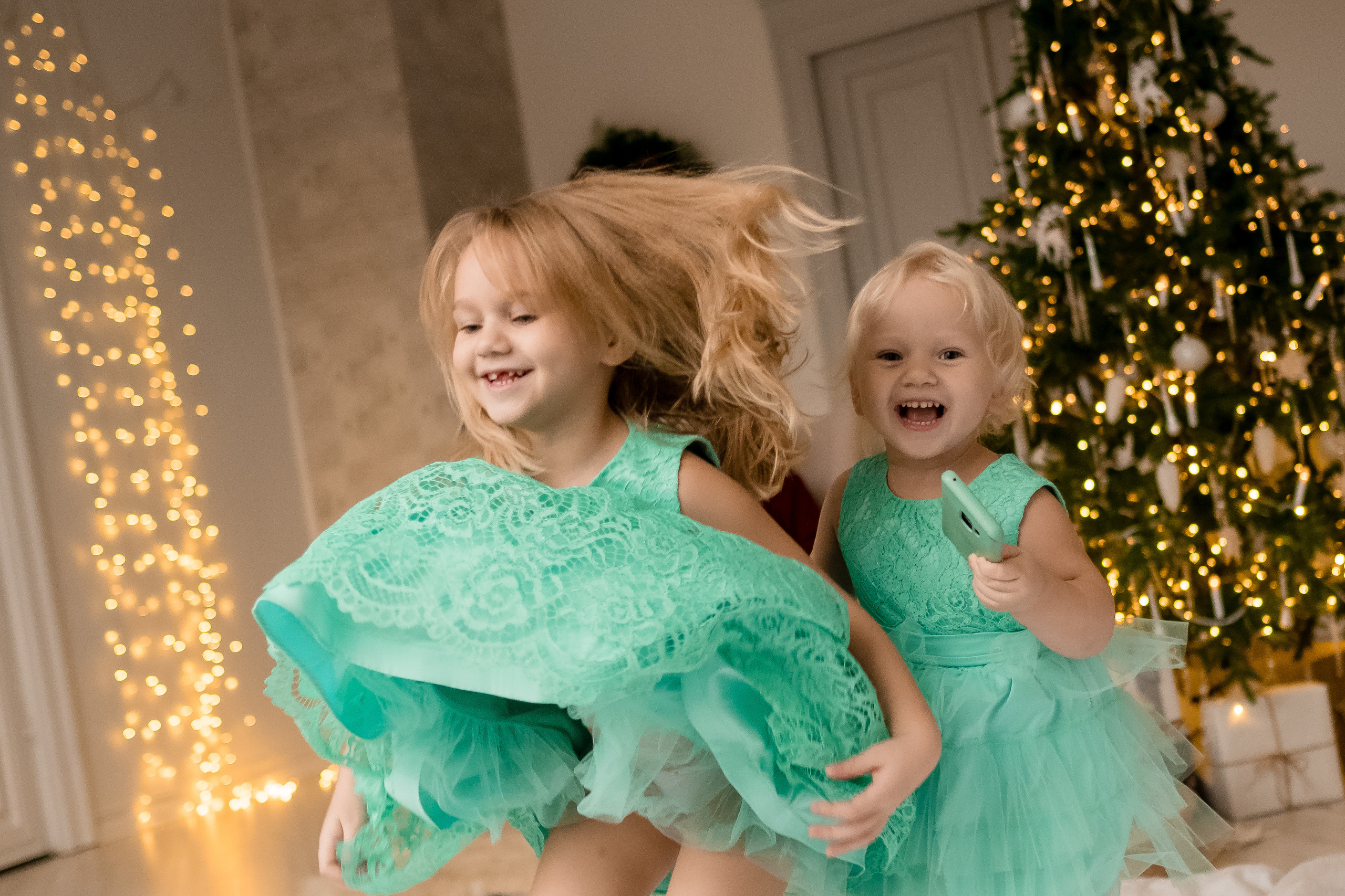Новогодняя фотосъемка в студии в стиле лайфстайл с маленькими детьми. Фотограф в городе Астрахань Ольга Лазиева