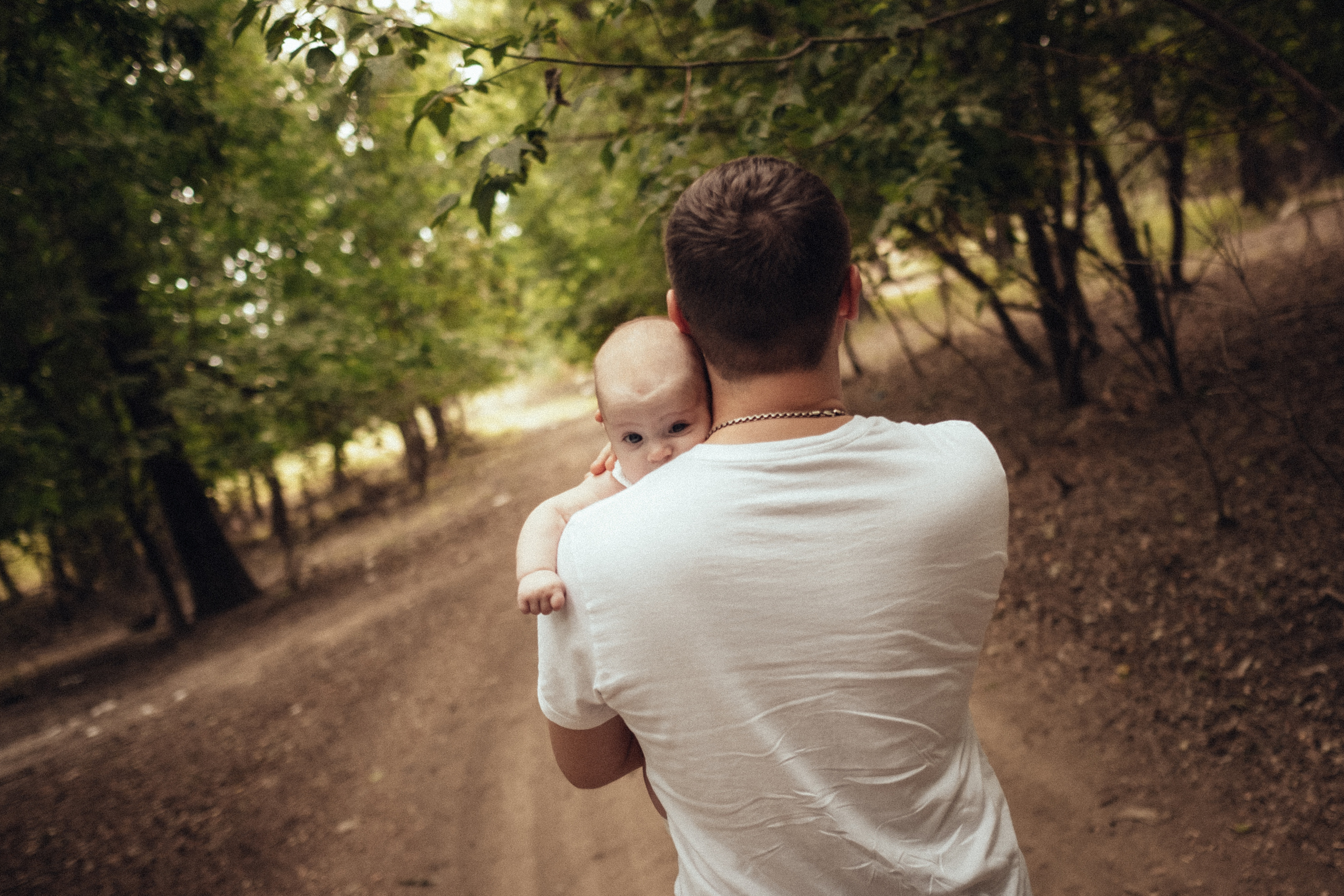 Семейная фотосессия с младенцем на природе летом. Фотограф в городе Астрахань Ольга Лазиева