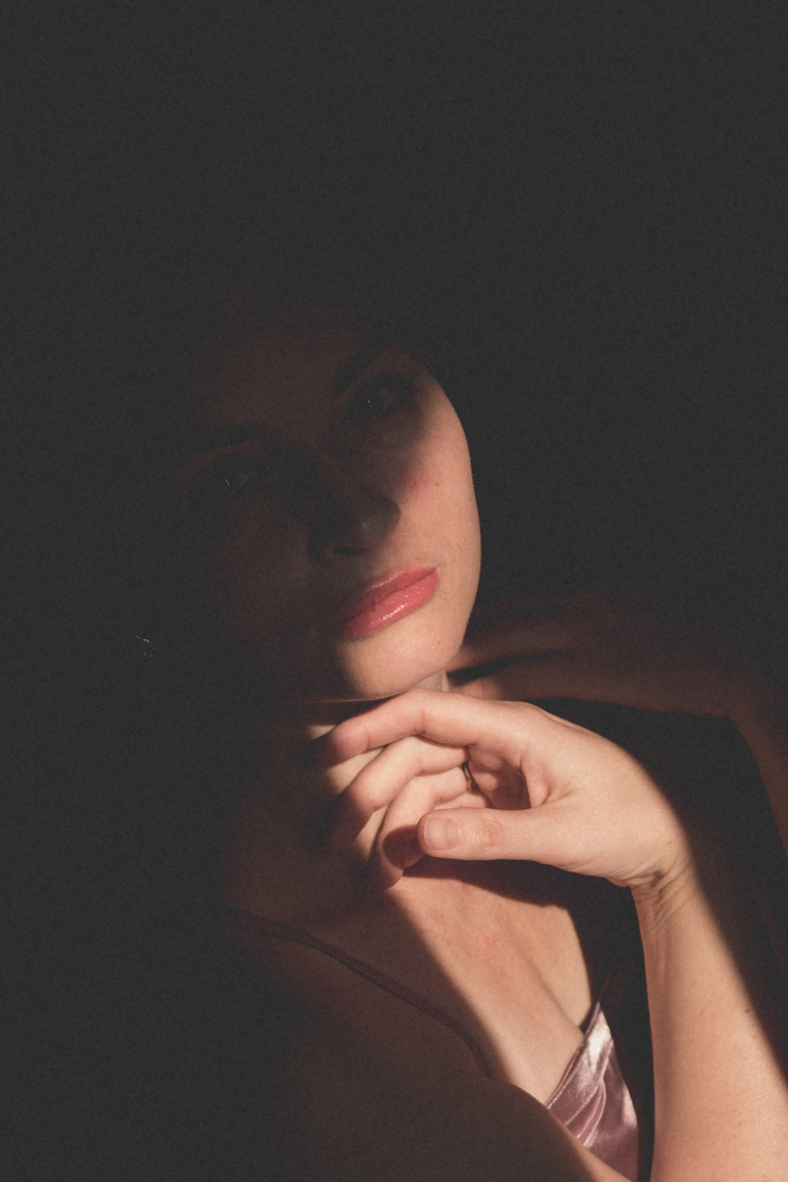 портрет красивой женщины