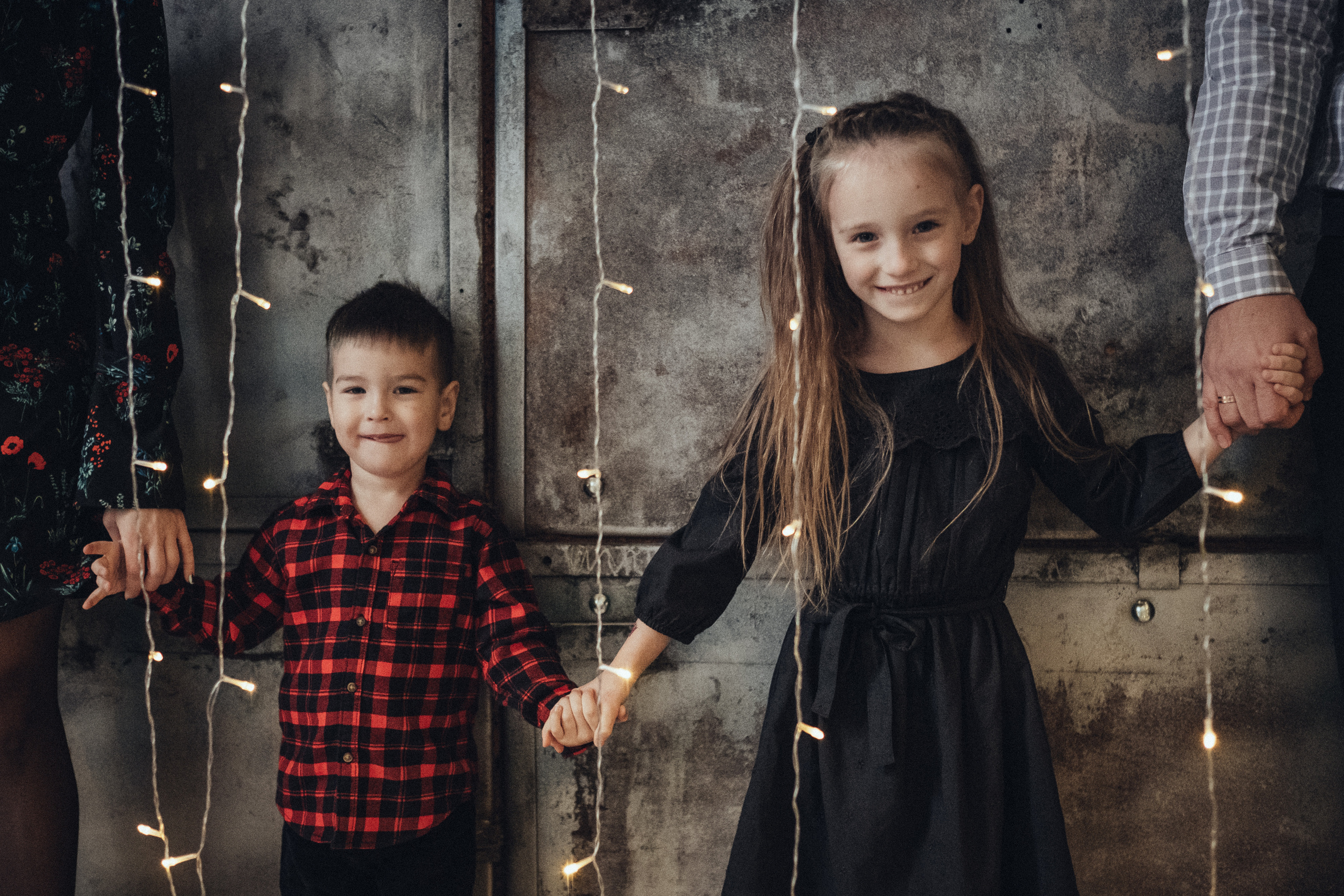 Новогодняя фотосъемка в студии в стиле лайфстайл с маленькими детьми. Фотограф в городе Астрахань Ольга Лазиева
