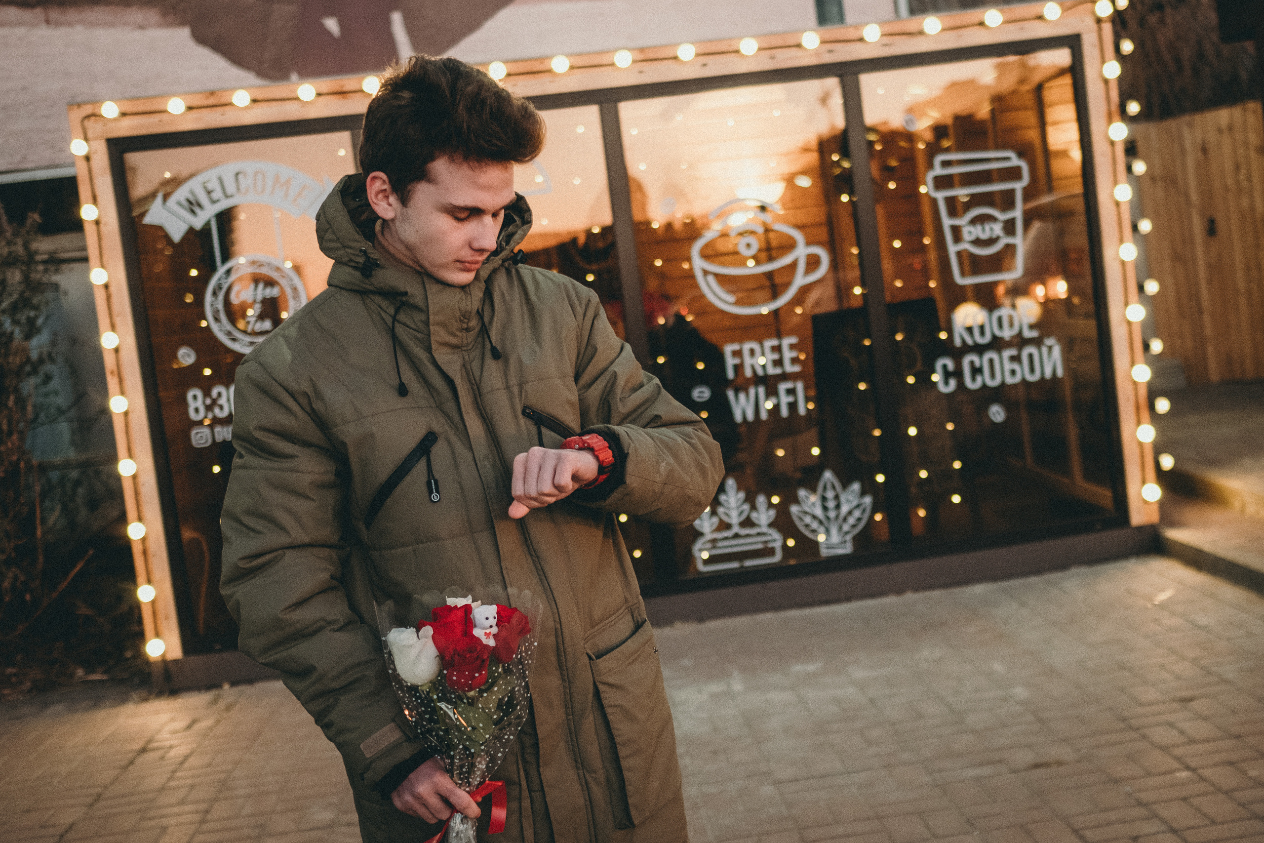 Фотоистория первой любви, первых чувств в кафе. Фотограф в городе Астрахань Ольга Лазиева