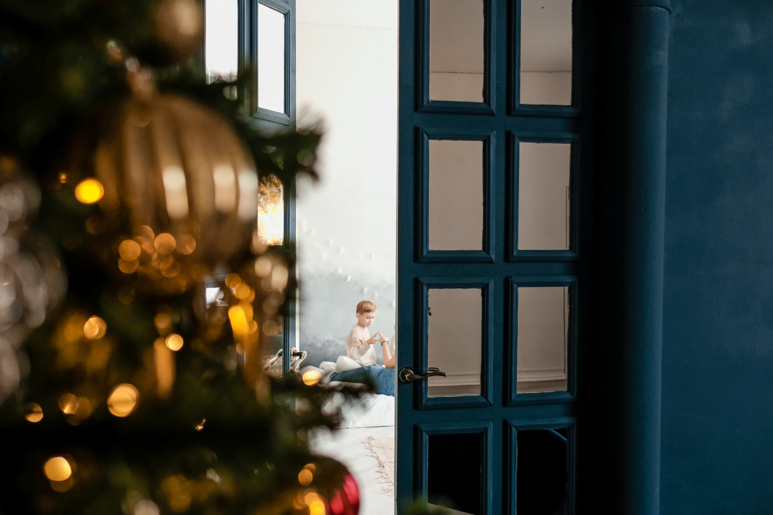 Новогодняя фотосъемка в студии в стиле лайфстайл с маленькими детьми. Фотограф в городе Астрахань Ольга Лазиева