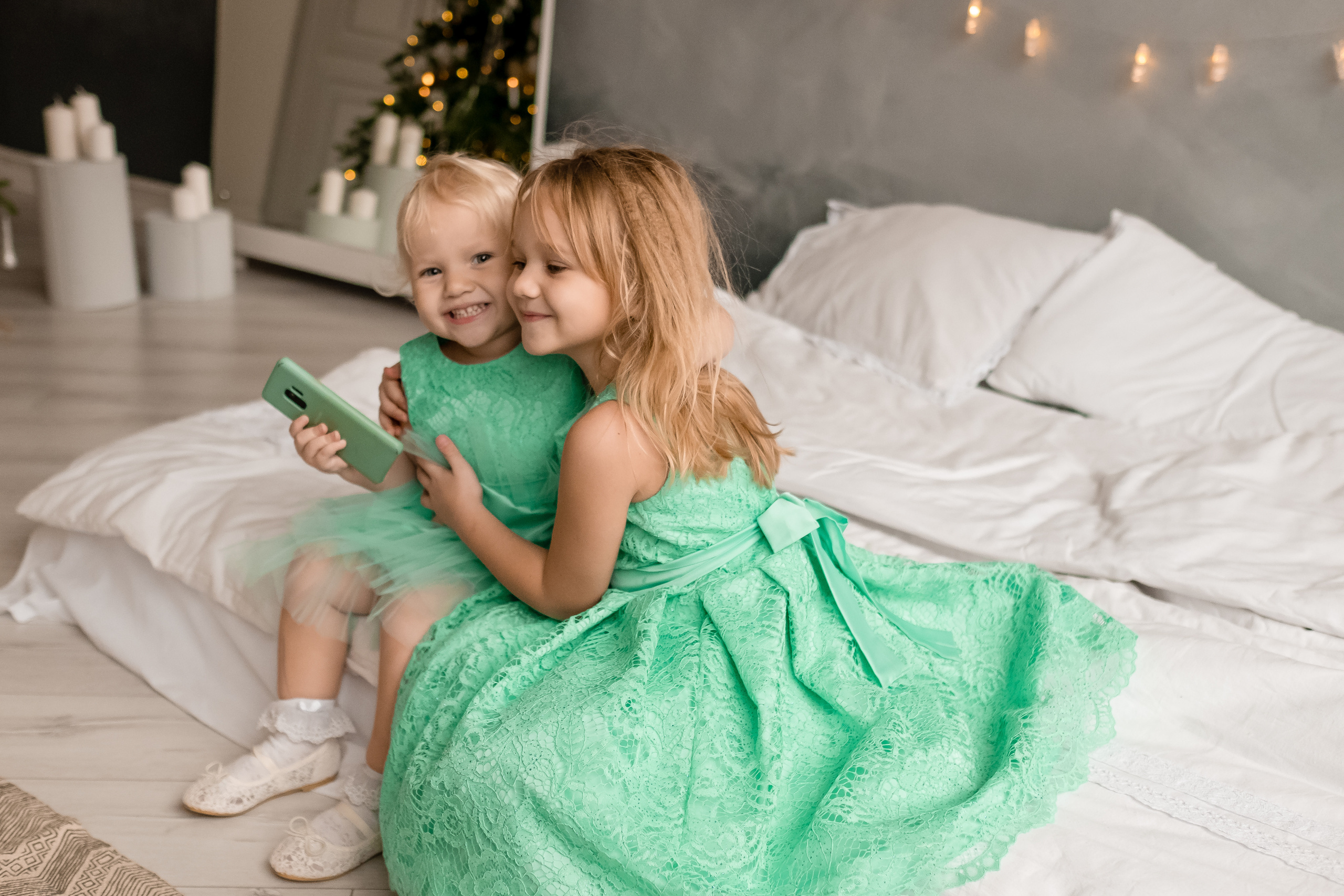 Новогодняя фотосъемка в студии в стиле лайфстайл с маленькими детьми. Фотограф в городе Астрахань Ольга Лазиева