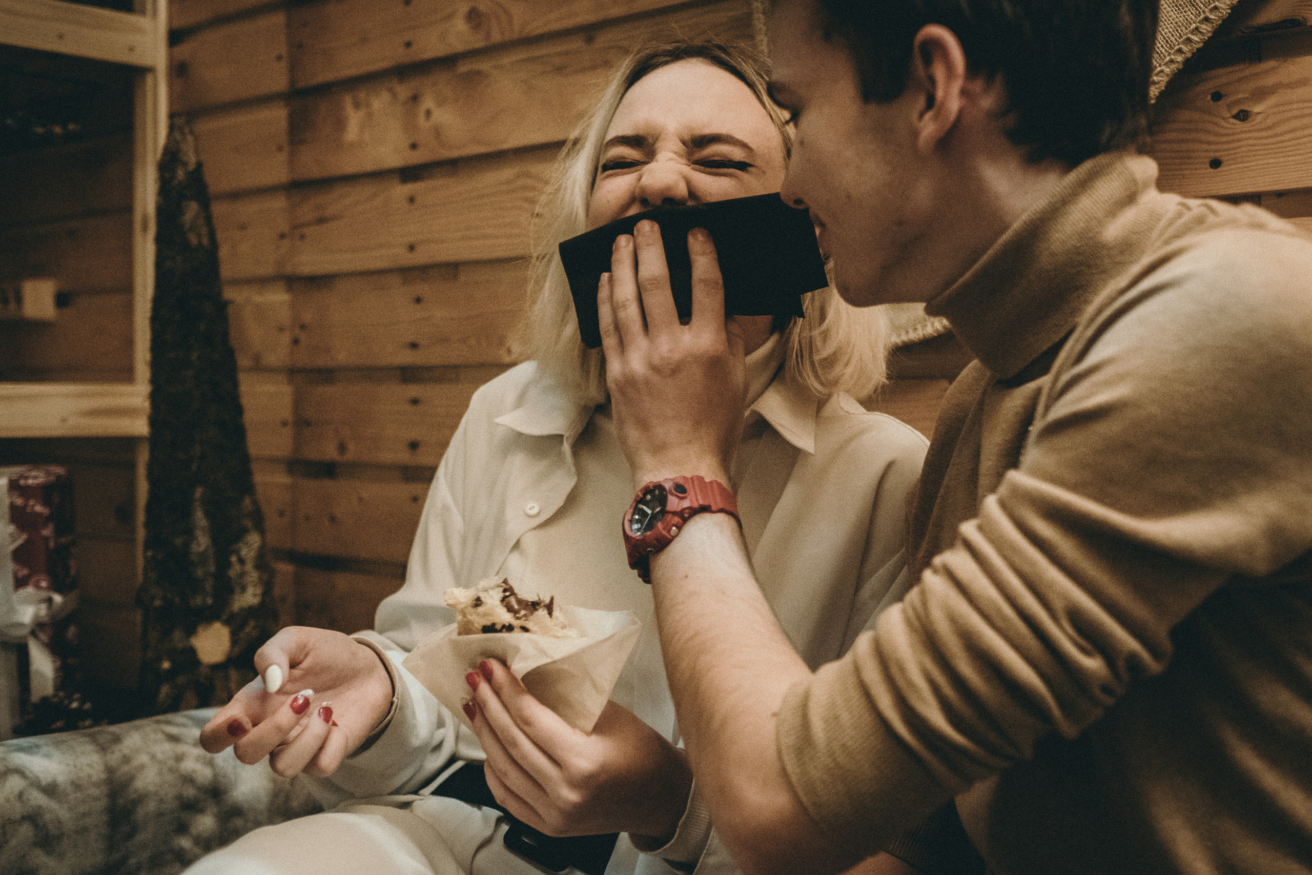 Фотоистория первой любви, первых чувств в кафе. Фотограф в городе Астрахань Ольга Лазиева