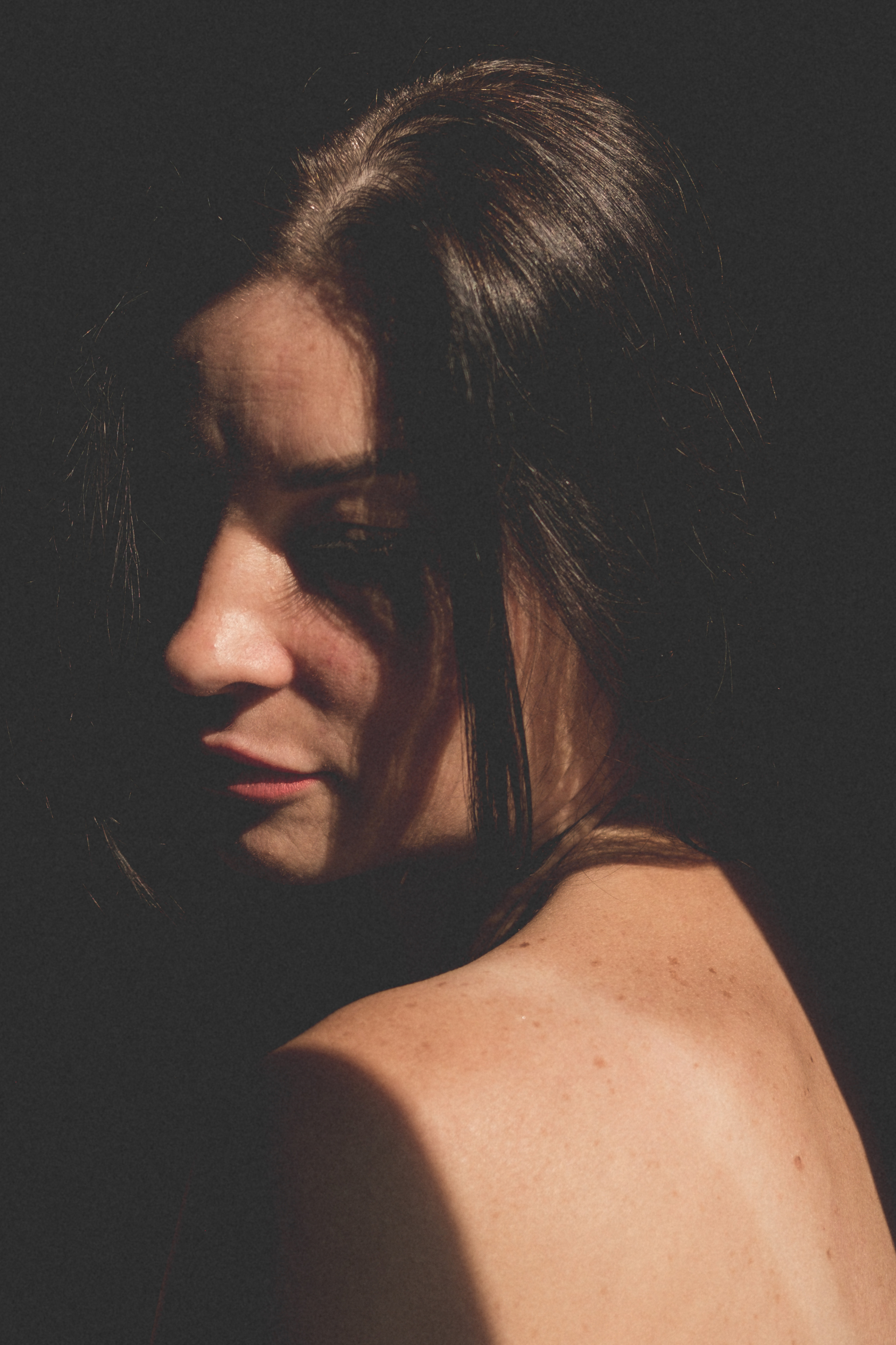 портрет красивой женщины