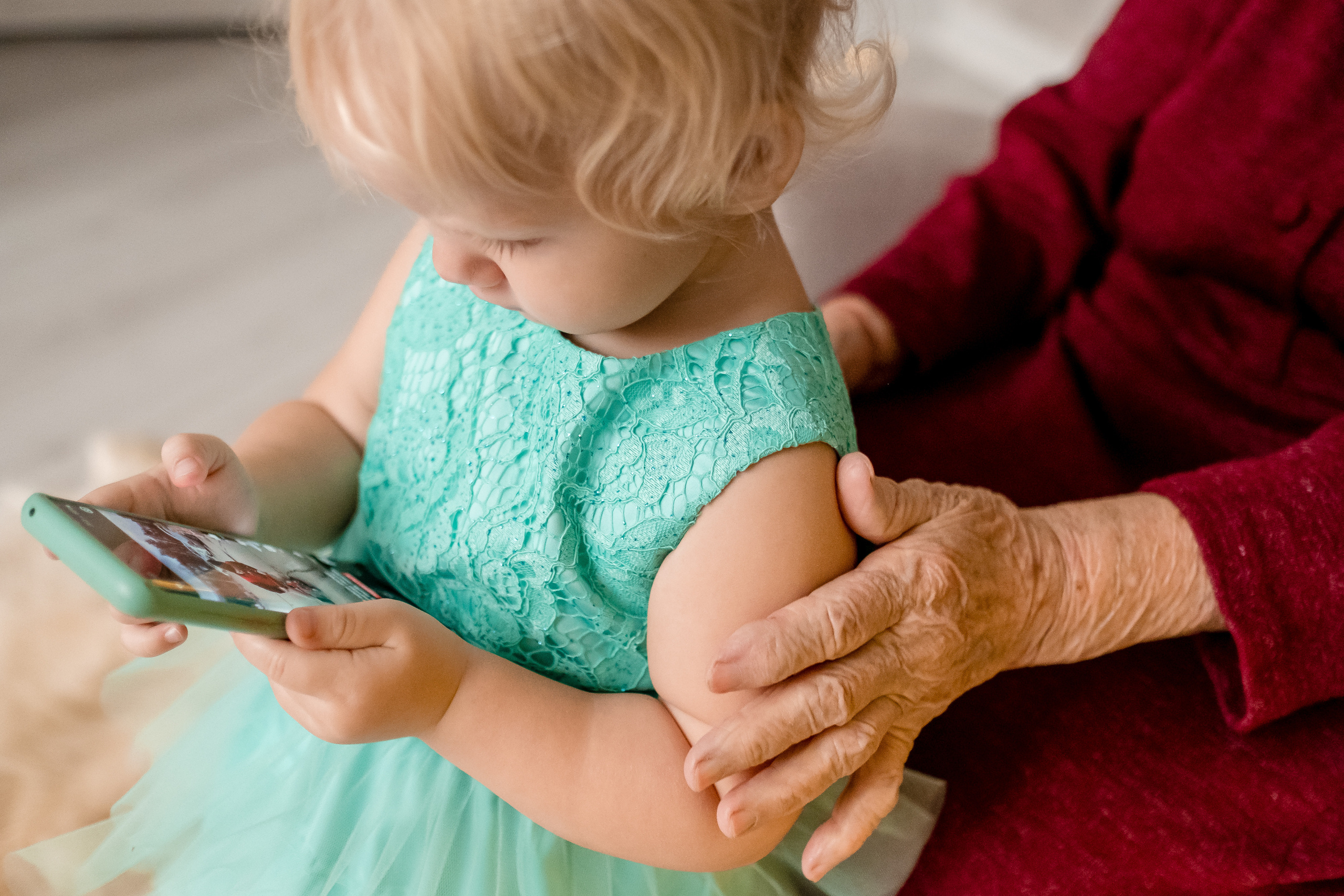 Новогодняя фотосъемка в студии в стиле лайфстайл с маленькими детьми. Фотограф в городе Астрахань Ольга Лазиева