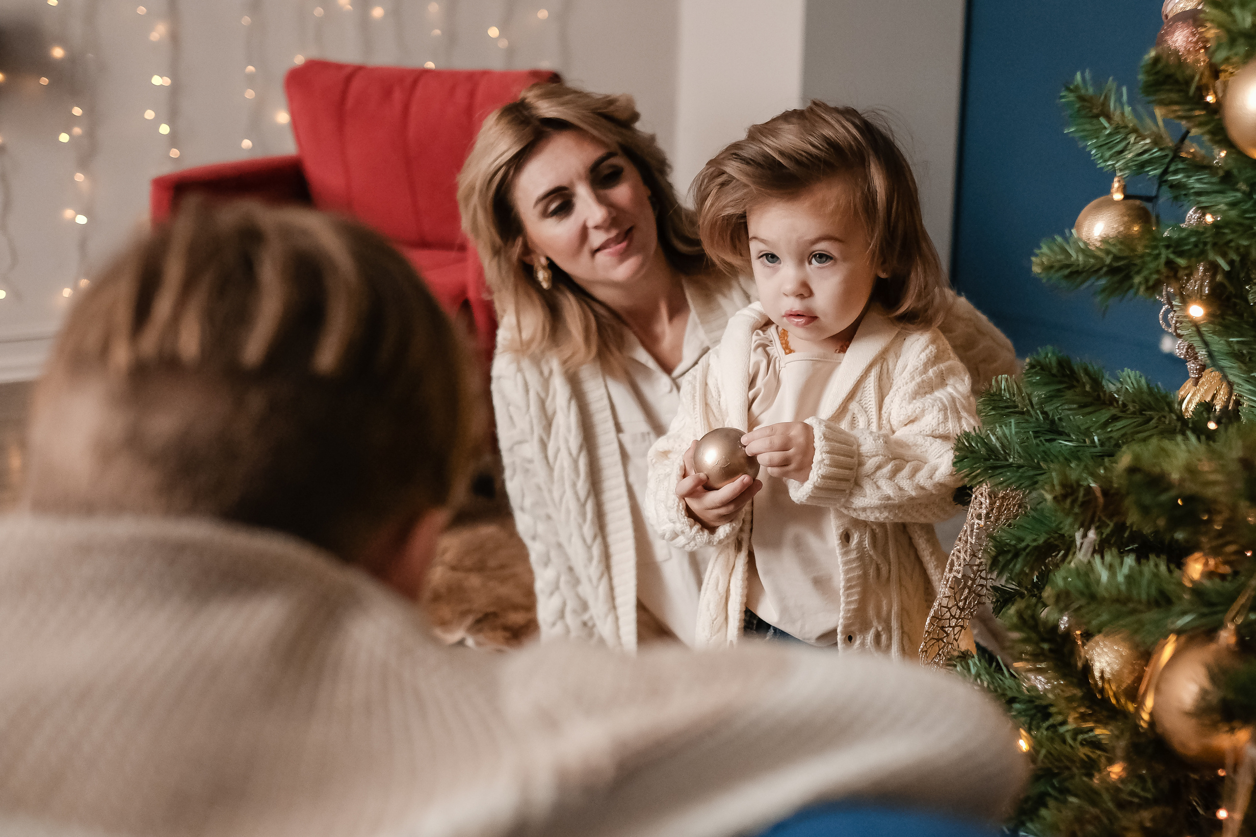 Новогодняя фотосъемка в студии в стиле лайфстайл с маленькими детьми. Фотограф в городе Астрахань Ольга Лазиева