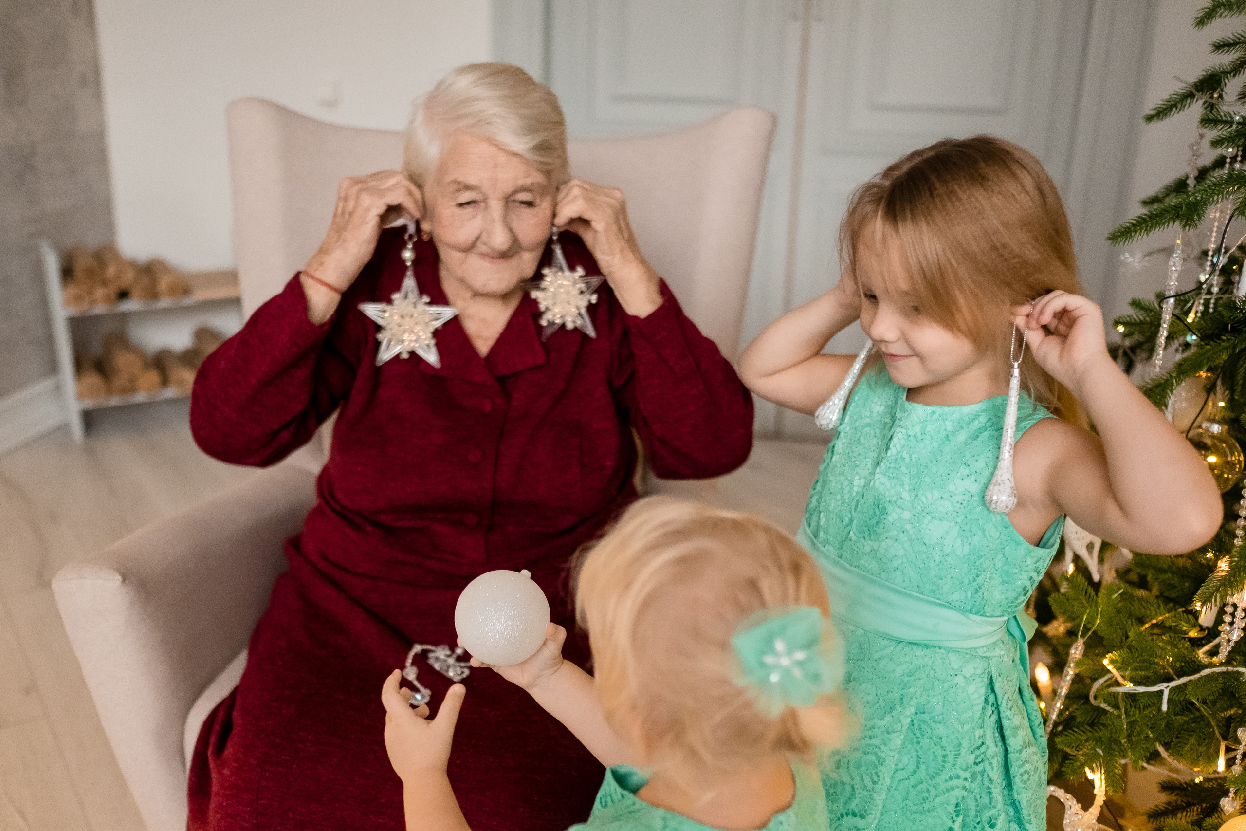 Новогодняя фотосъемка в студии в стиле лайфстайл с маленькими детьми. Фотограф в городе Астрахань Ольга Лазиева