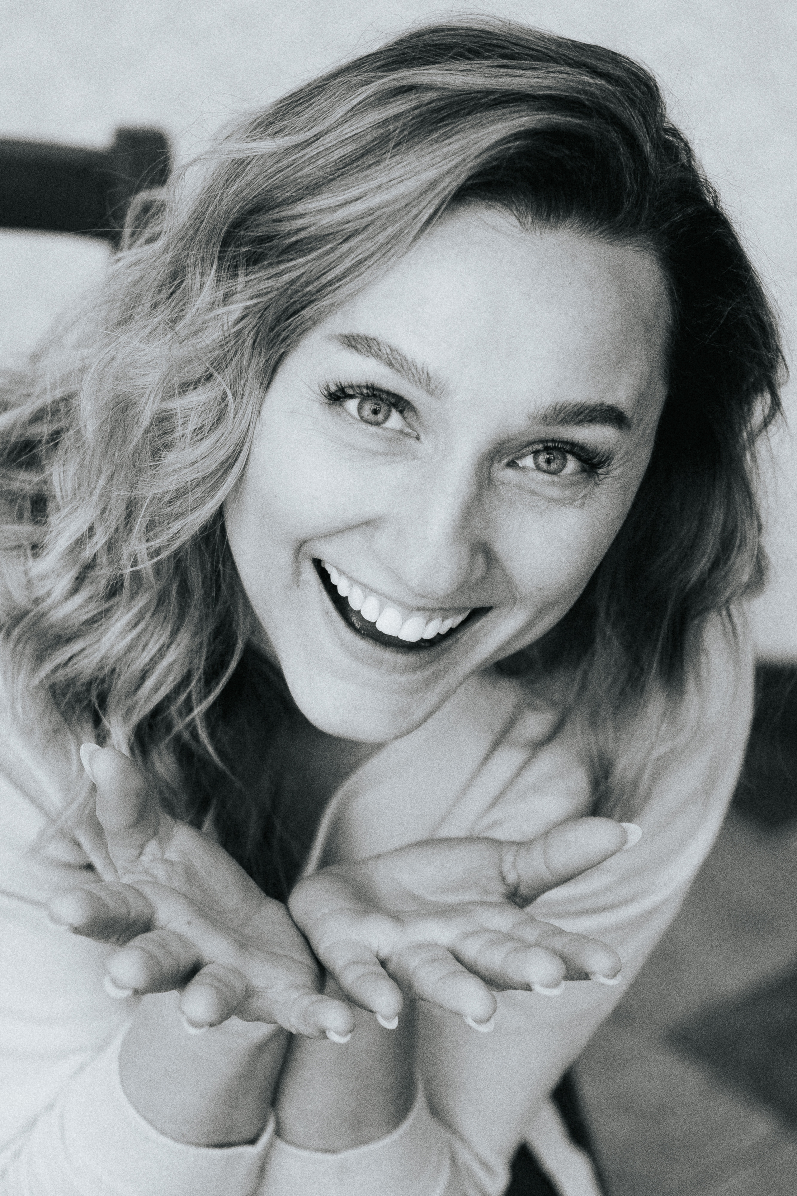 эмоциональный женский портрет чб