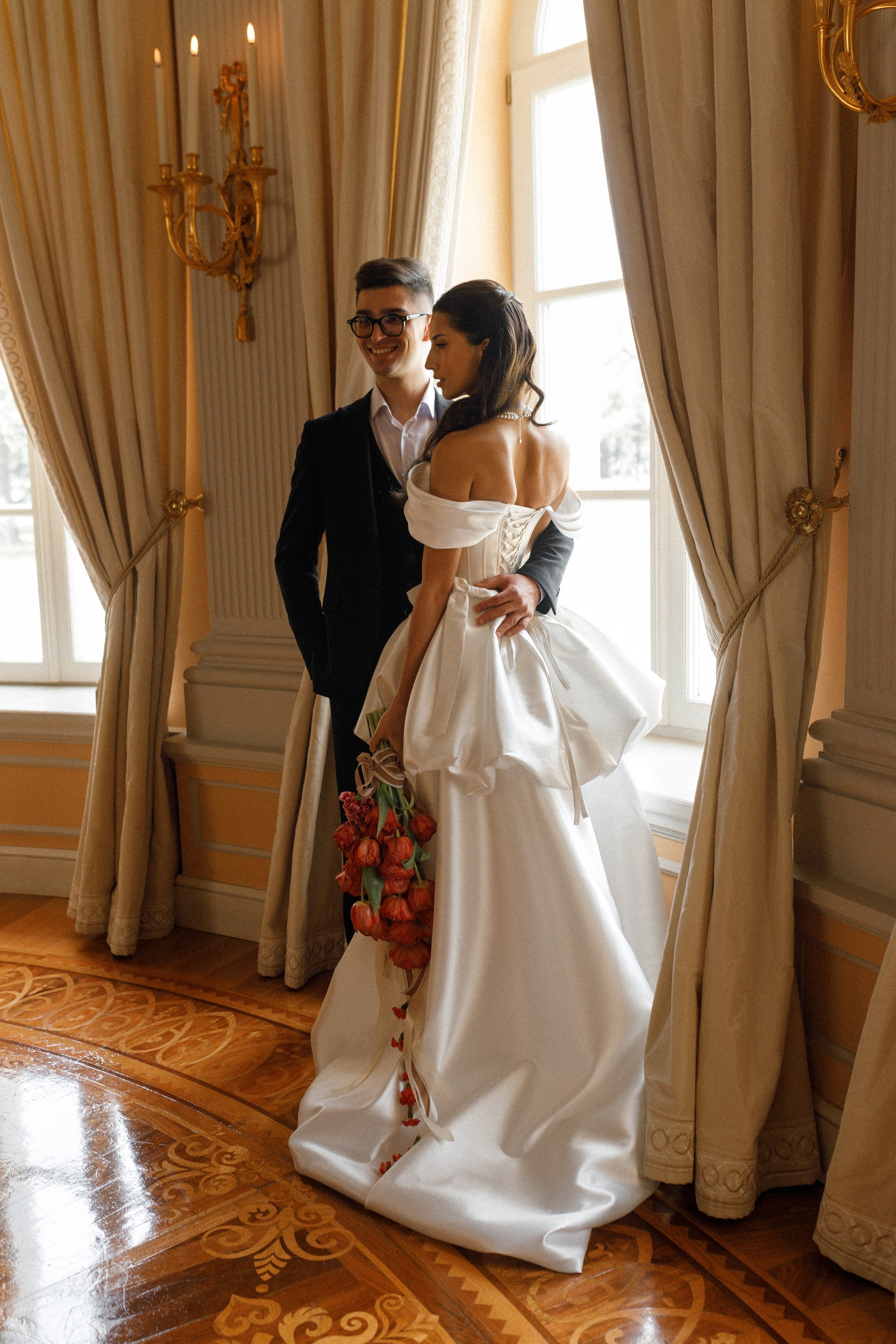 Петр и Лейла