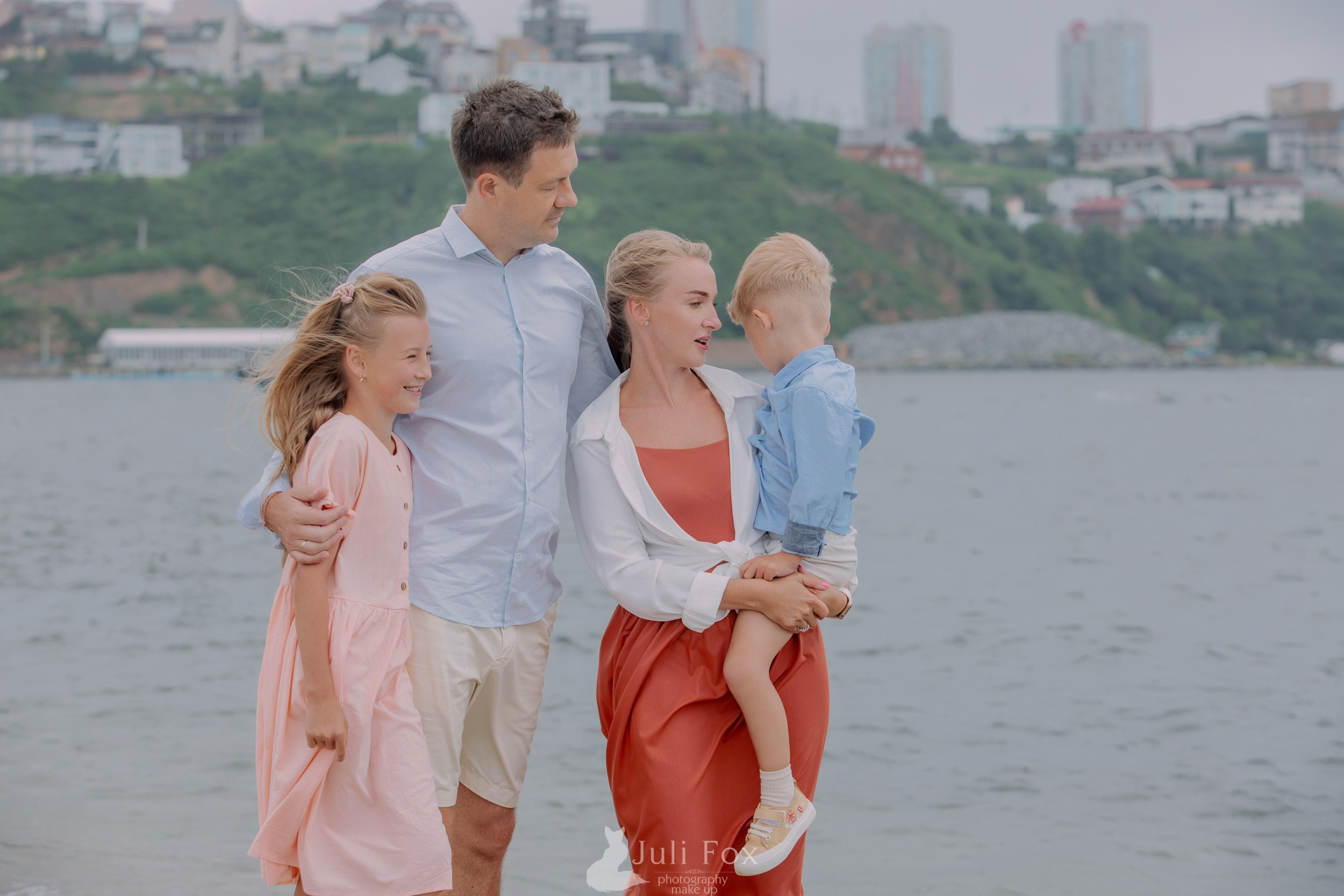 СЕМЕЙНЫЕ. БЕРЕМЕННОСТЬ. Портретный, свадебный, репортажный фотограф во Владивостоке Юлиана Джули Фокс