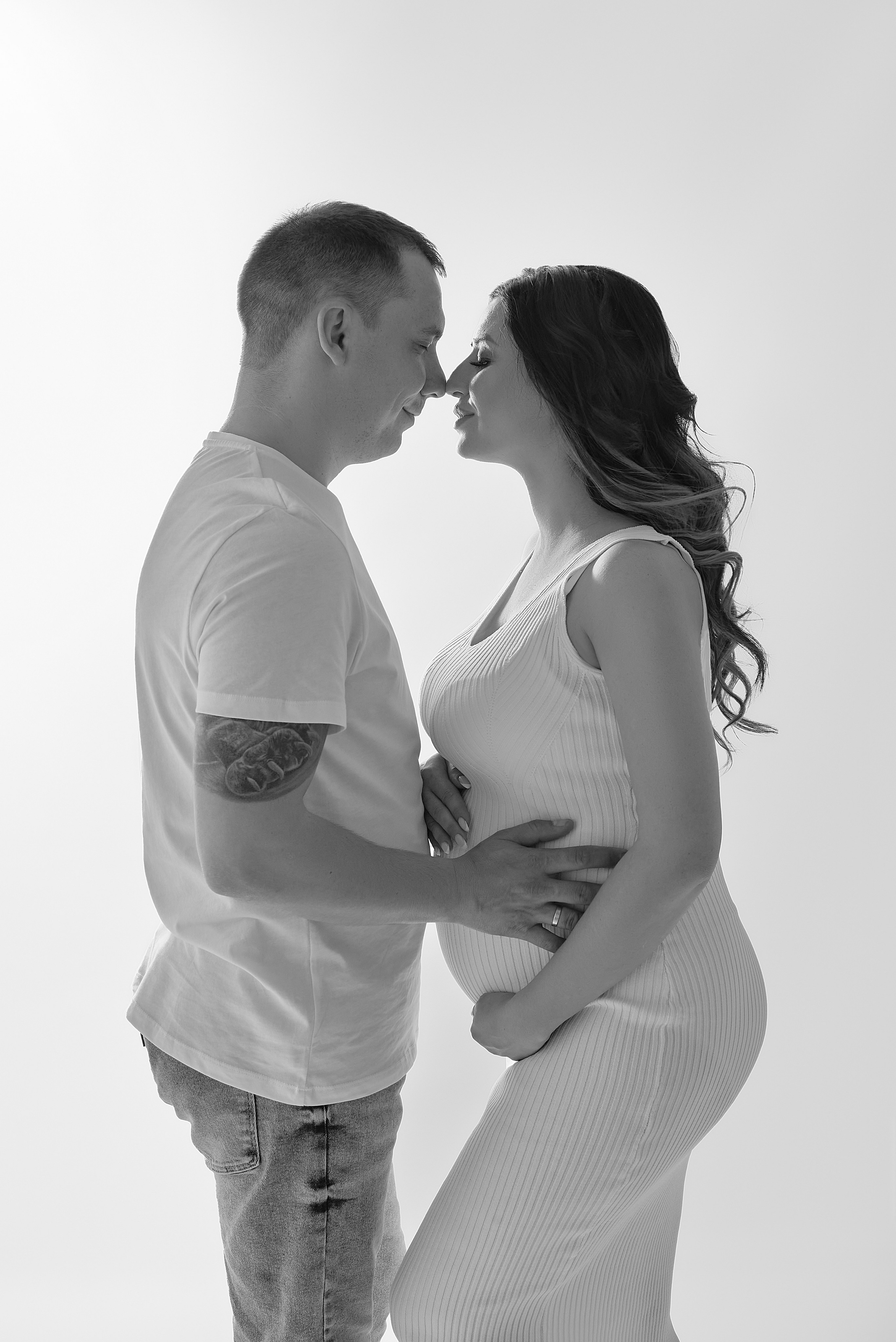 Фотосессия беременности минимализм. Фотограф беременности и новорожденных в Рязани