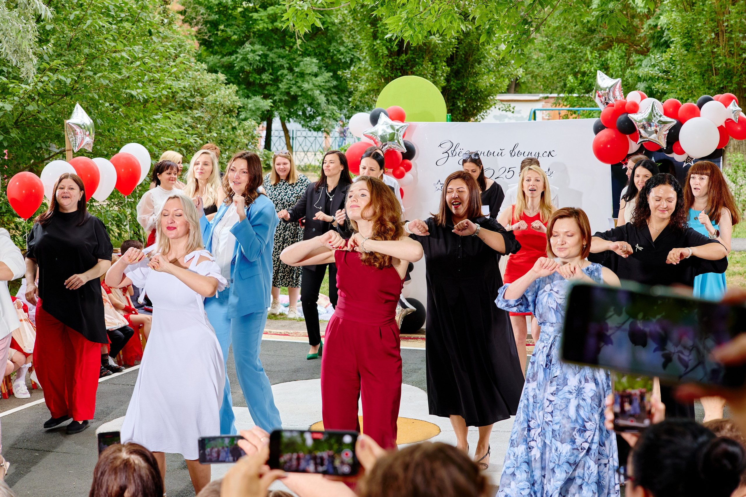 Выпускной 45 сад. Фотограф Выпускные альбомы Таганрог Сергей Коробченко