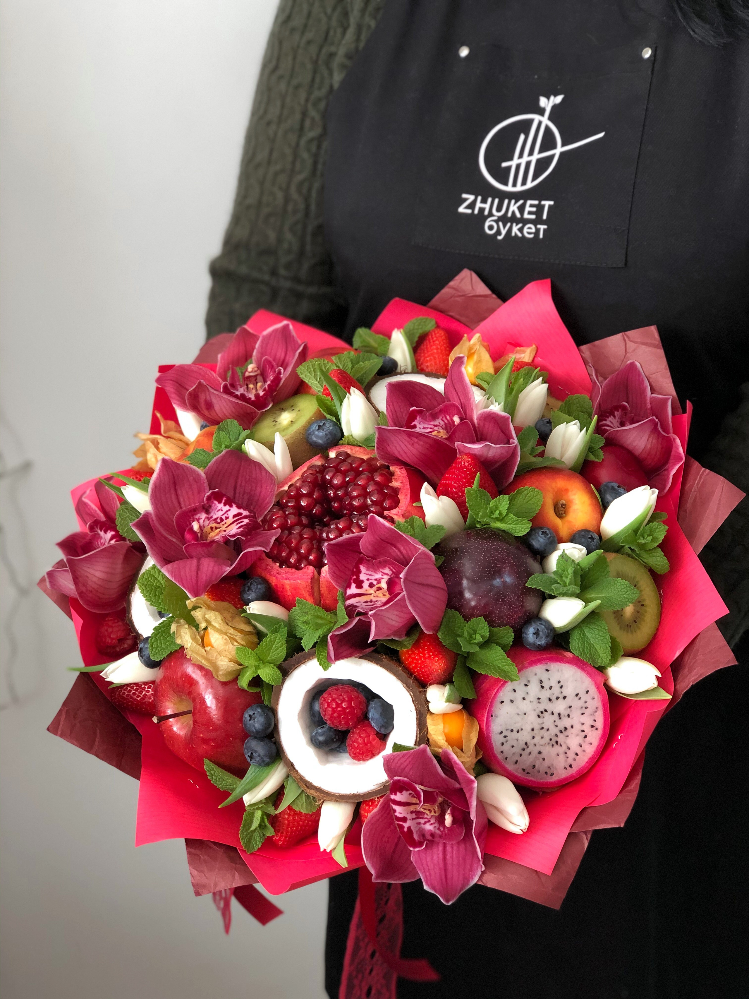 Фруктовые. Выездной кейтеринг, съедобные букеты, торты и сладости на заказ
