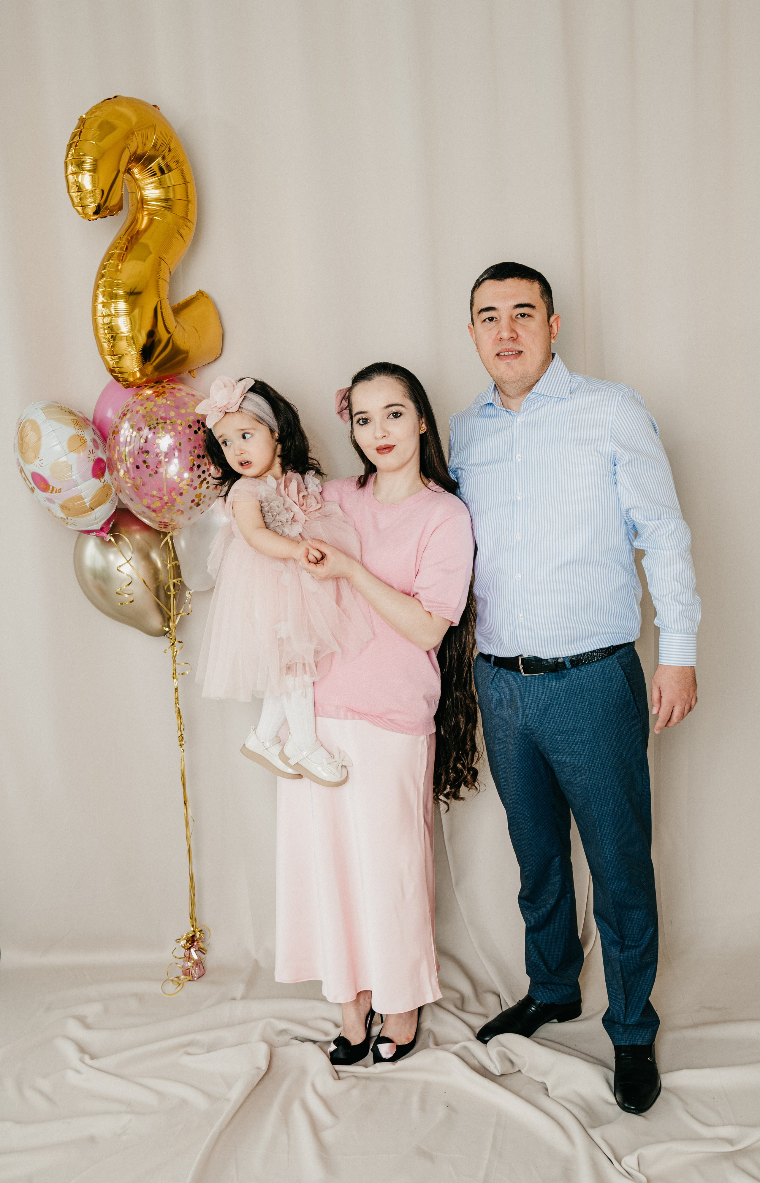 Майя с семьей. Фотограф на выписку из роддома в Москве и МО