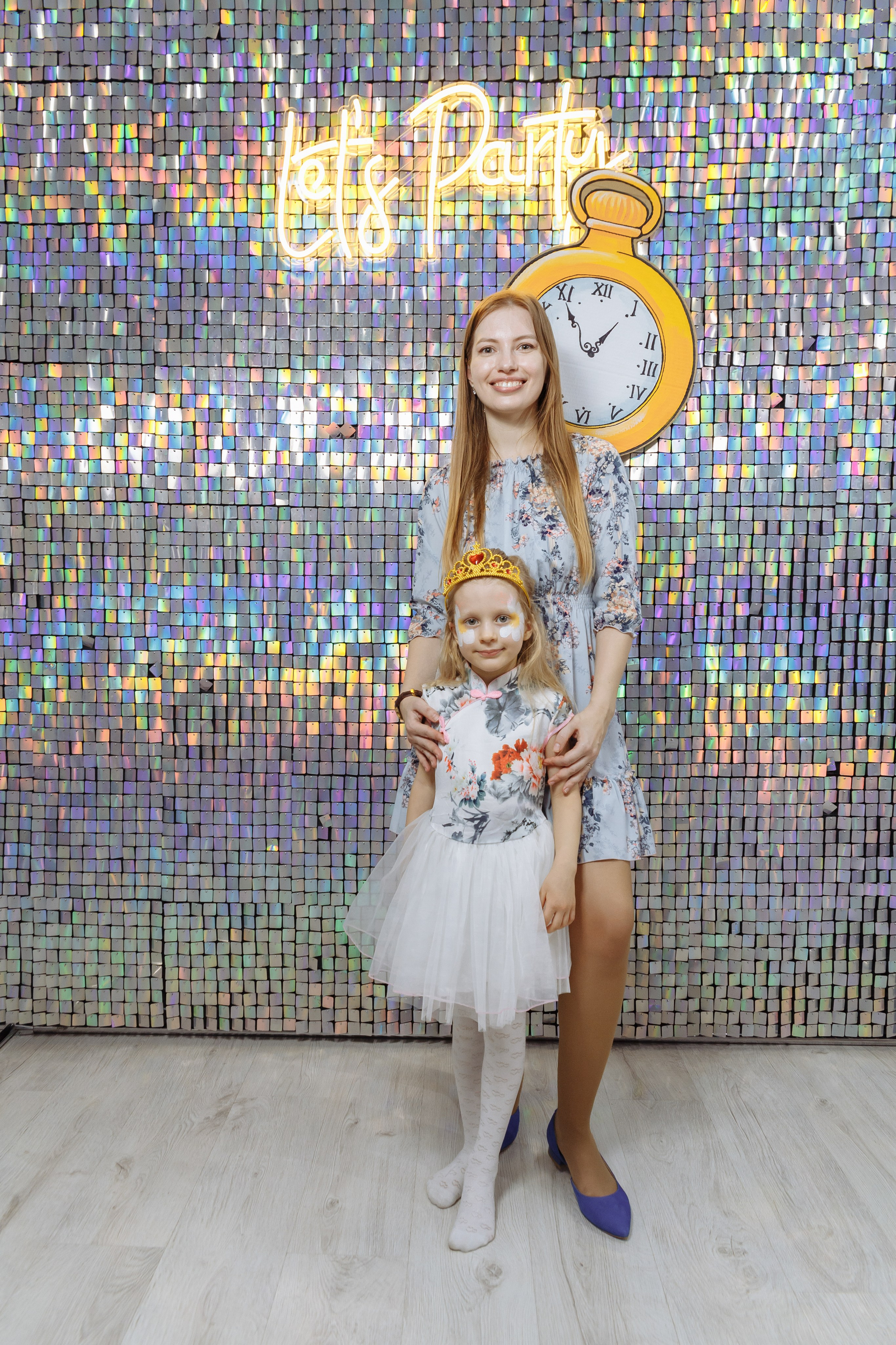 Олеся празднует свое 6 летие в компании Алисы, Чеширского кота и друзей. Событийный фотограф Максим Бескоровайновнов