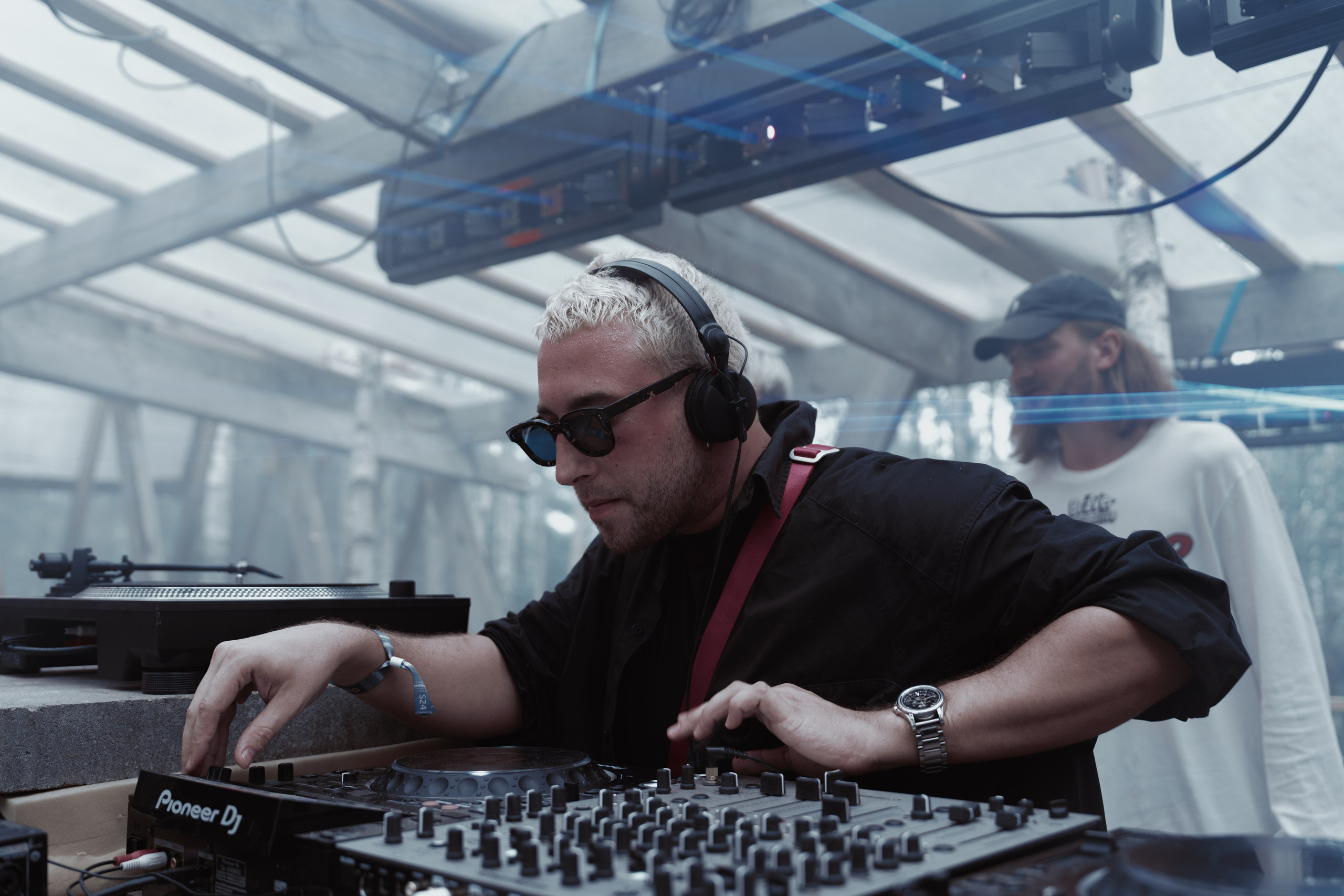 Signal 2024. @tomrus: Рустам Шагиморданов — фотограф