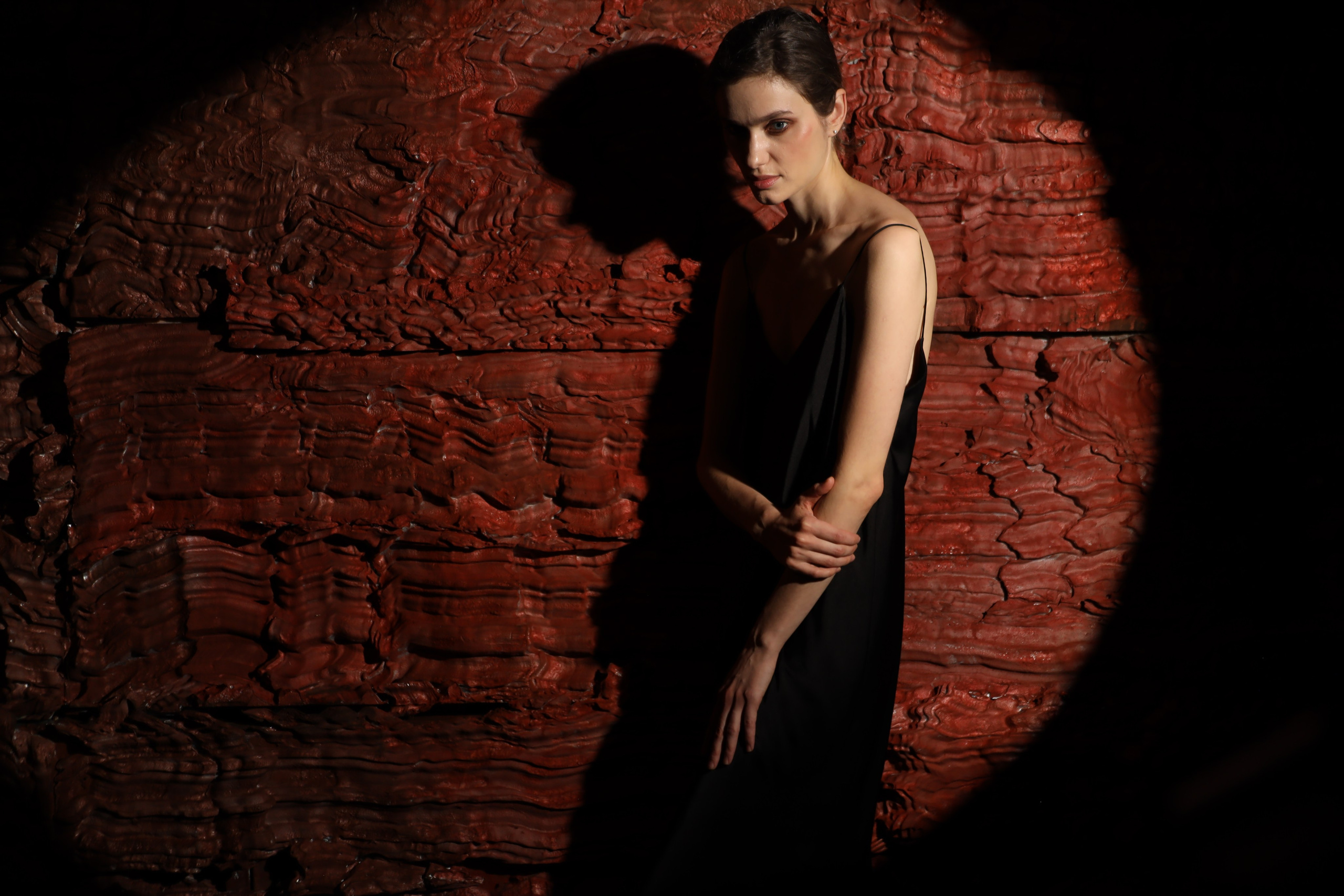 Фото в скале. Съемка в студии под ваш запрос, студийные съемки, фотографии архитектурных объектов — Александр Евстигнеев — фотограф Москва