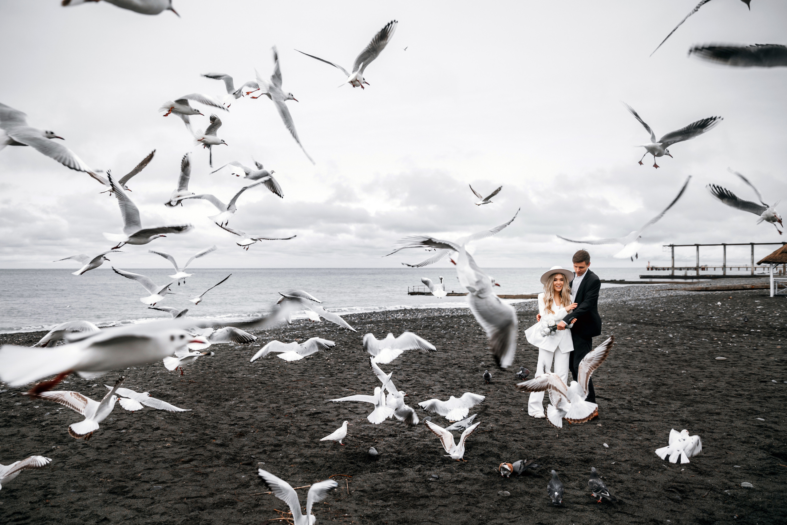 McDonald’s beach and seagulls. Wedding photographer Valeriy Solonskiy