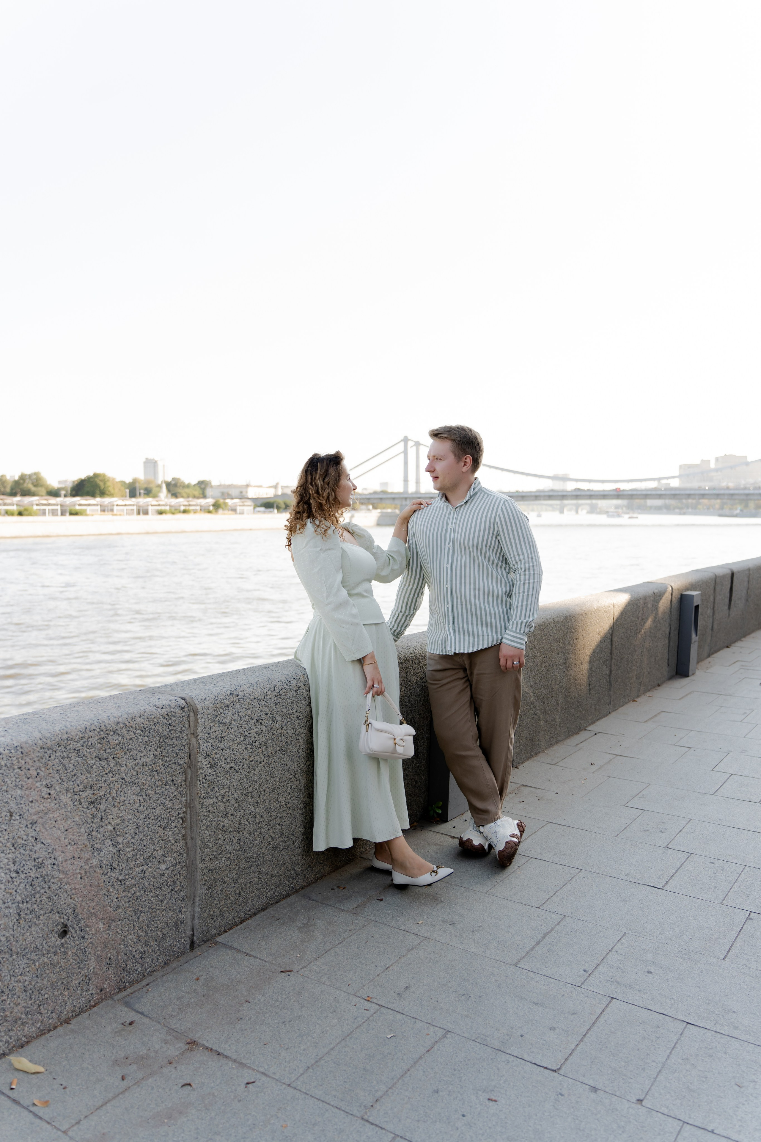 Фотосессия на набережной в Москве. Фотограф Москва