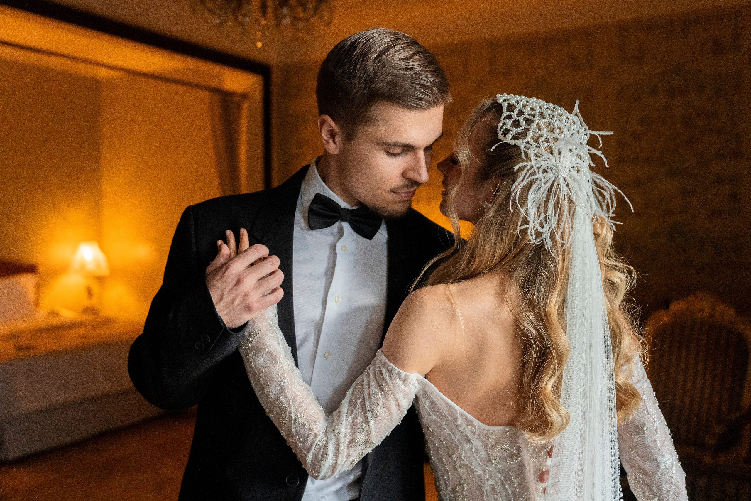 Свадебная фотосессия в отеле Метрополь. Свадебный фотограф в Москве Анна Полушина