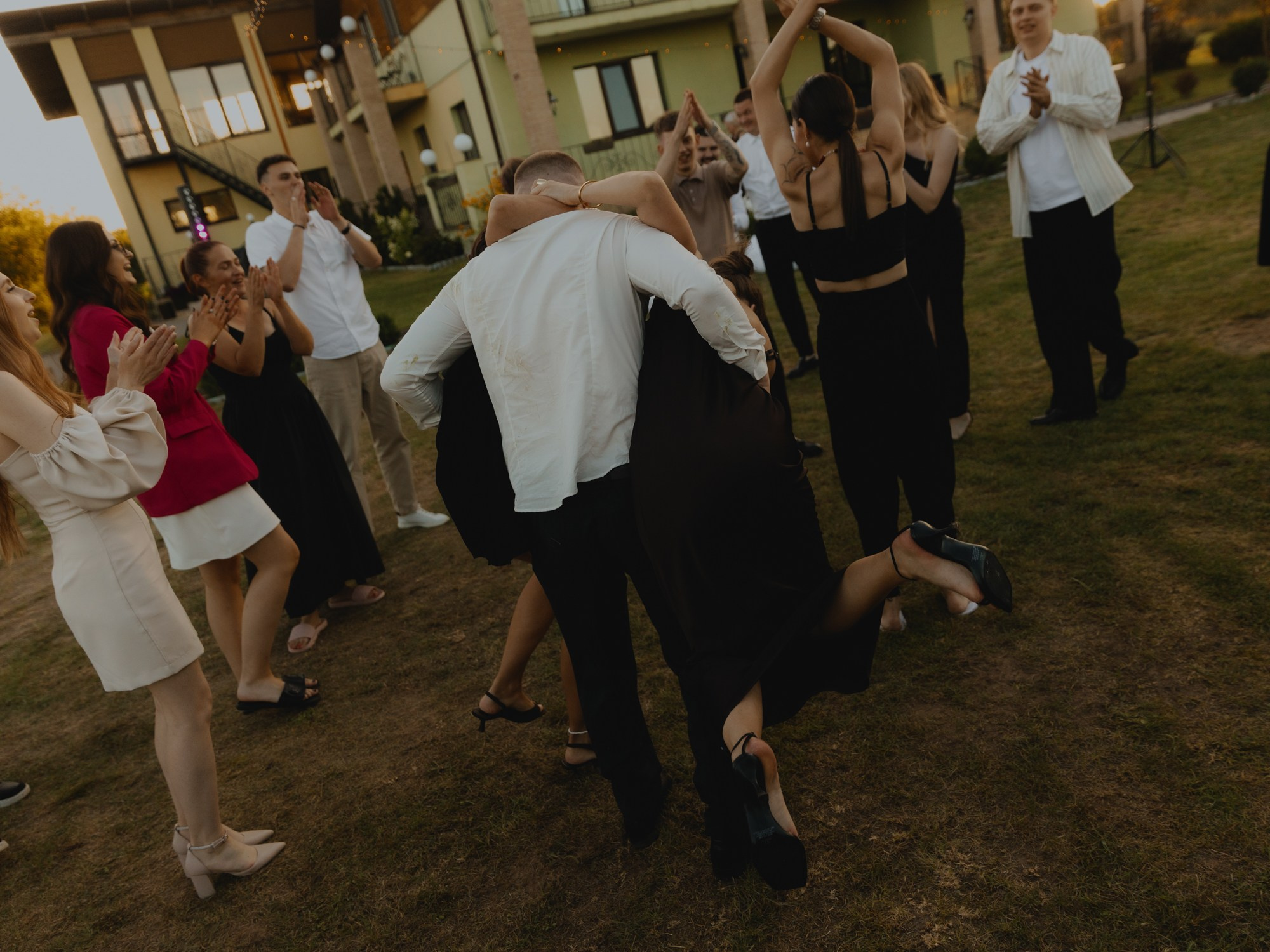 Лиза и Илья (полный день). Свадебные фотографы в Гомеле и Минске Сергей и Анастасия Фещенок