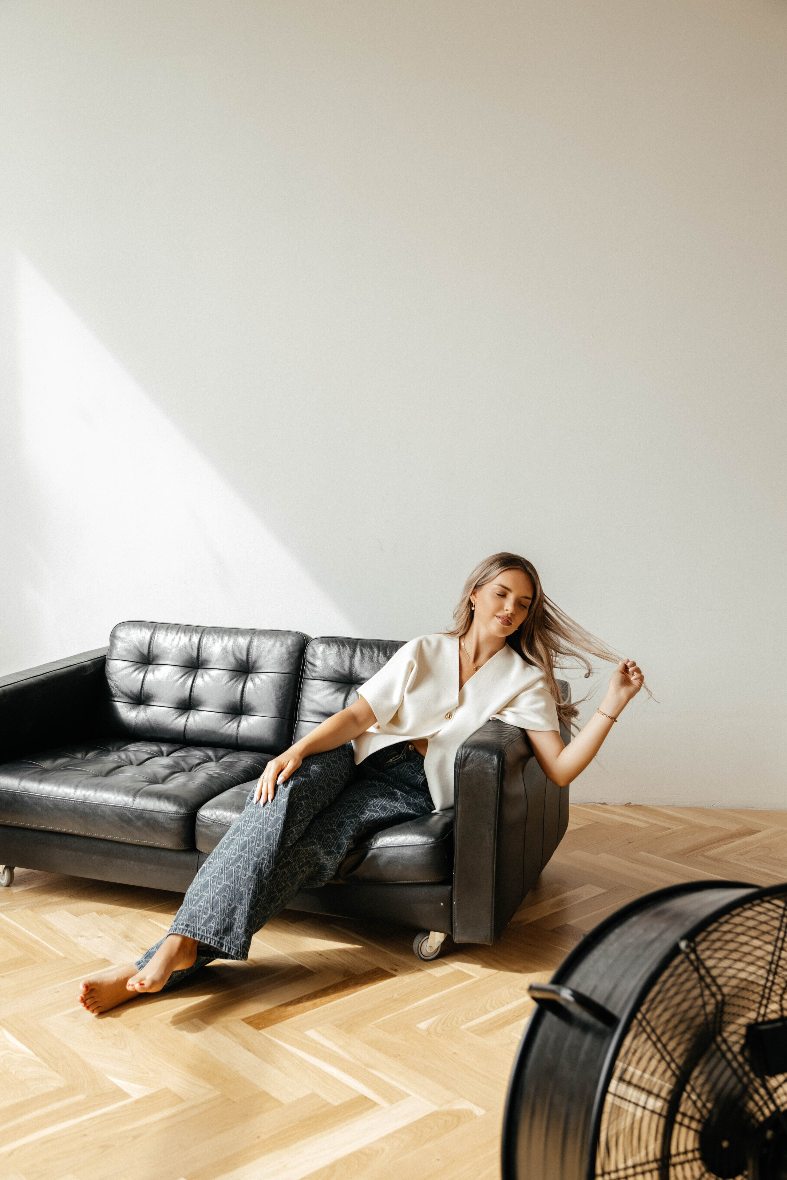 Катя. Минимализм в студии. Фотограф Ксения Третьякова, Санкт-Петербург