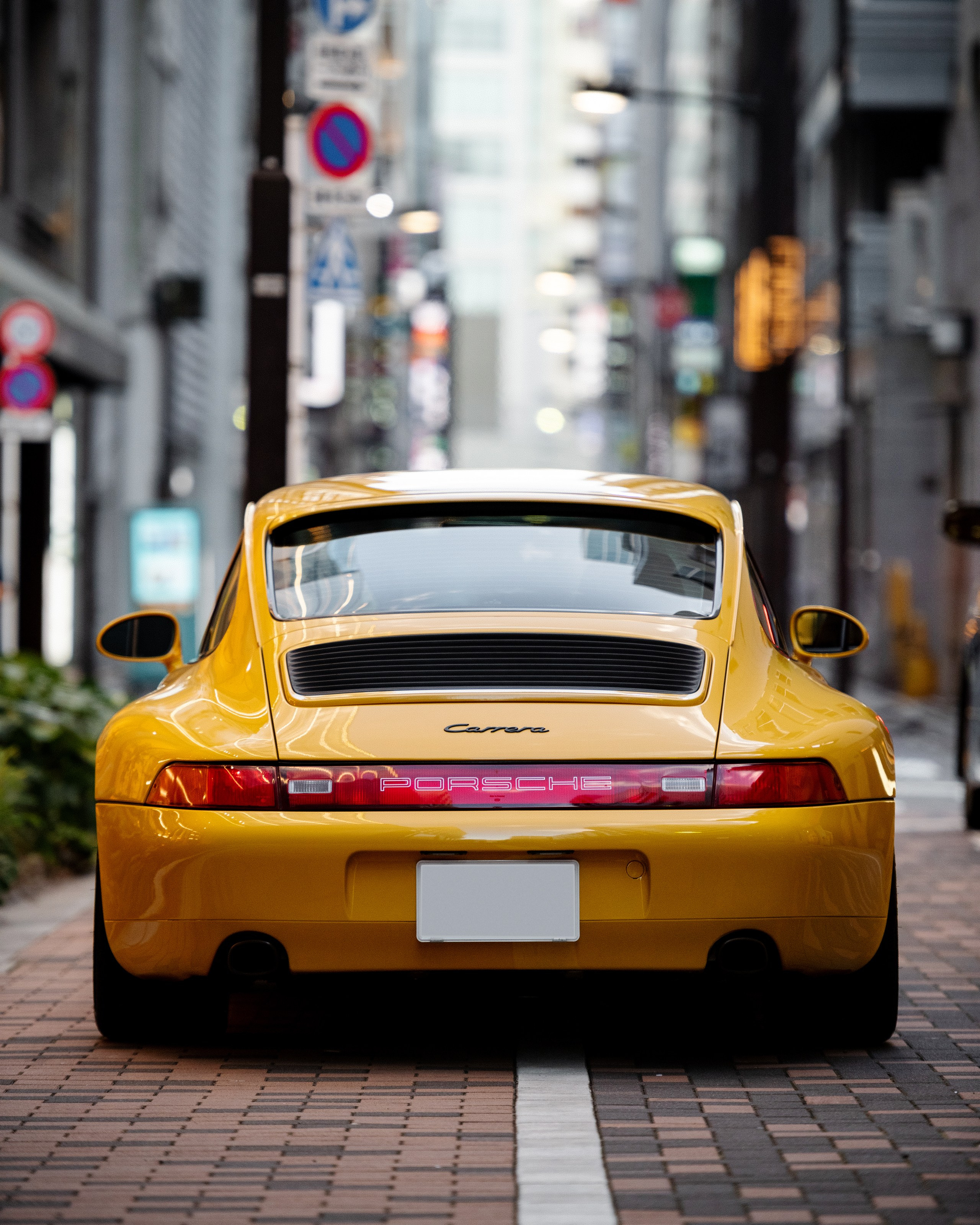 Cars in Tokyo. Photographer in Tokyo Anatolii Ozarto