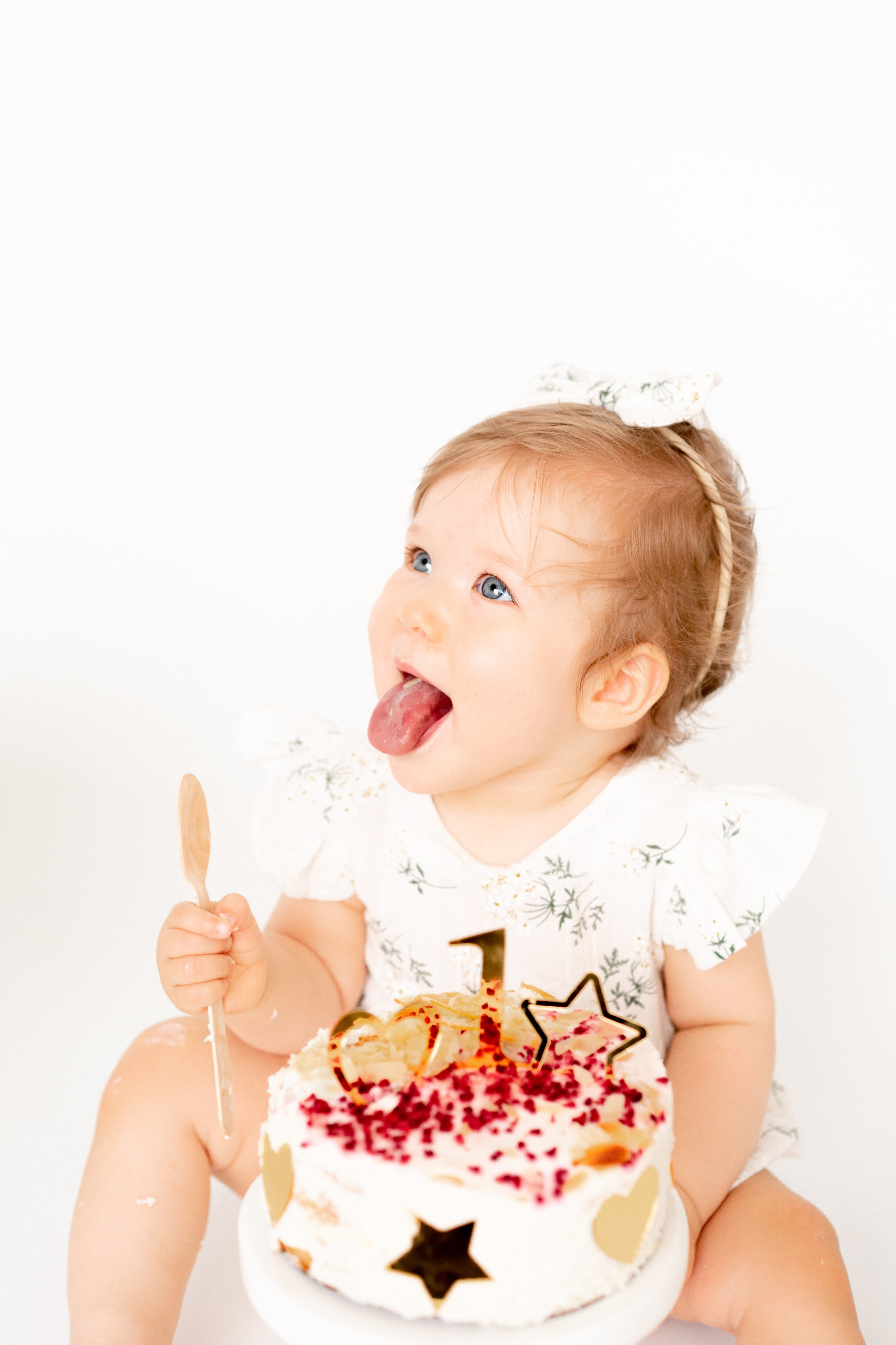 Крушение торта, Smash cake. Детская, семейная фотостудия в Санкт-Петербурге