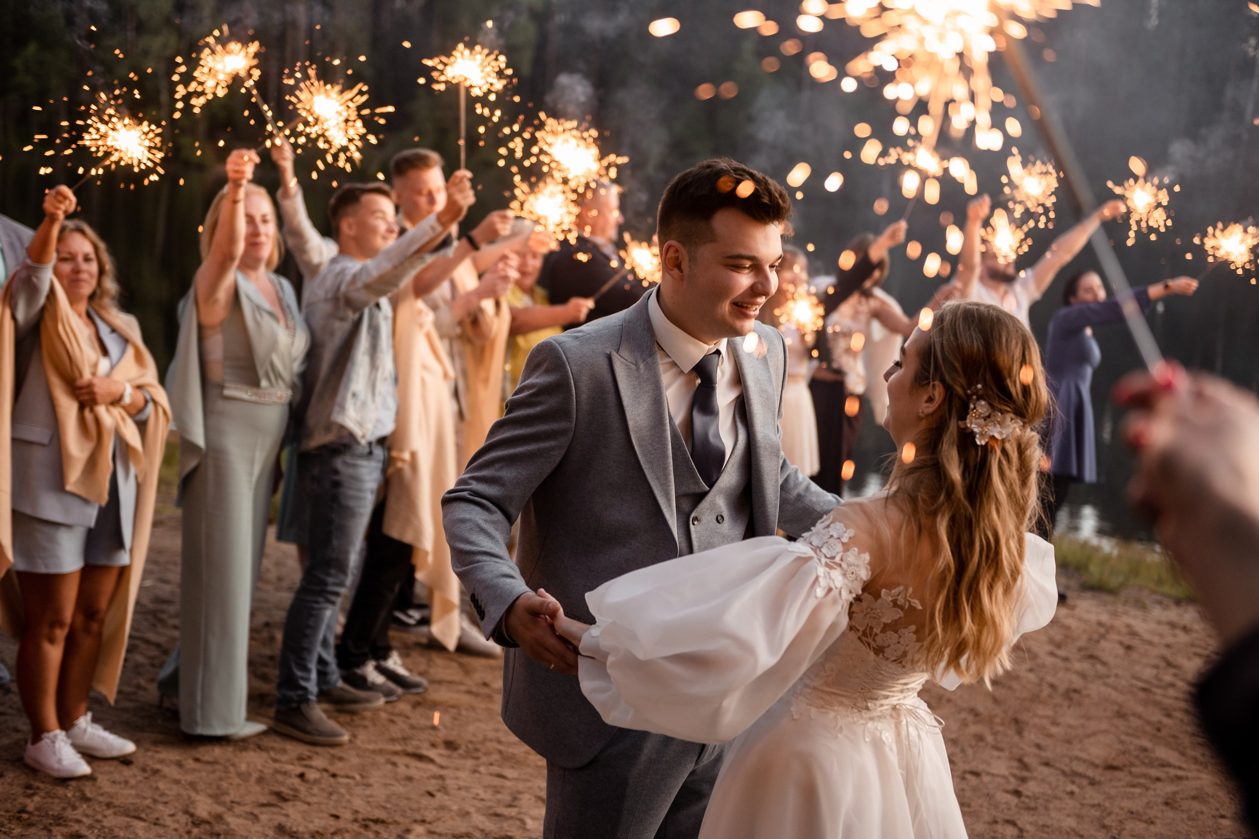 Весь день под дождем, вечером закат на озере. Свадебный и семейный фотограф София Невская