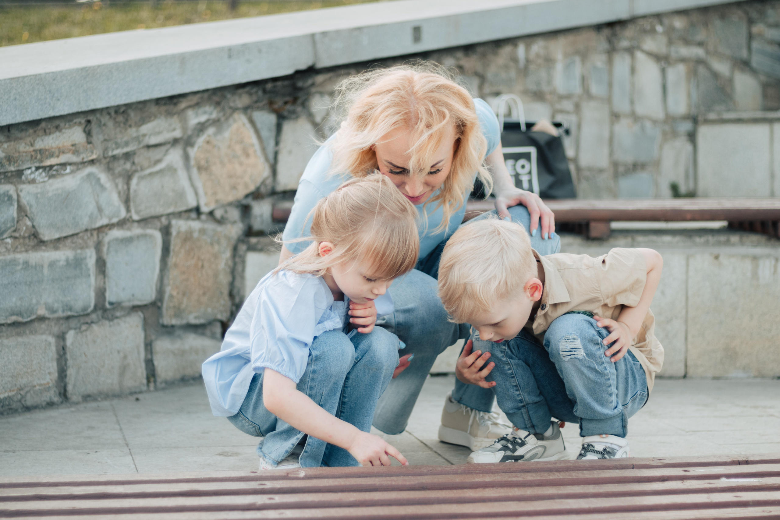 Прогулка с мамой по городу