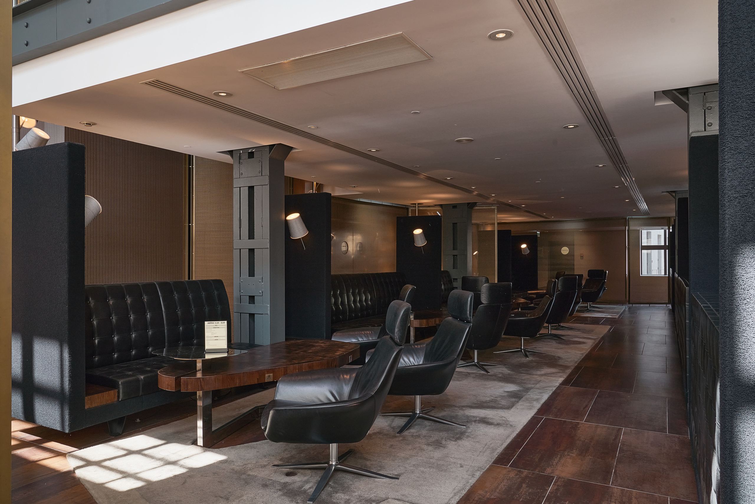 Бизнес-центр Фабрика Станиславского. Евгения Четий — интерьерный фотограф в Москве, Санкт- Петербурге, Сочи