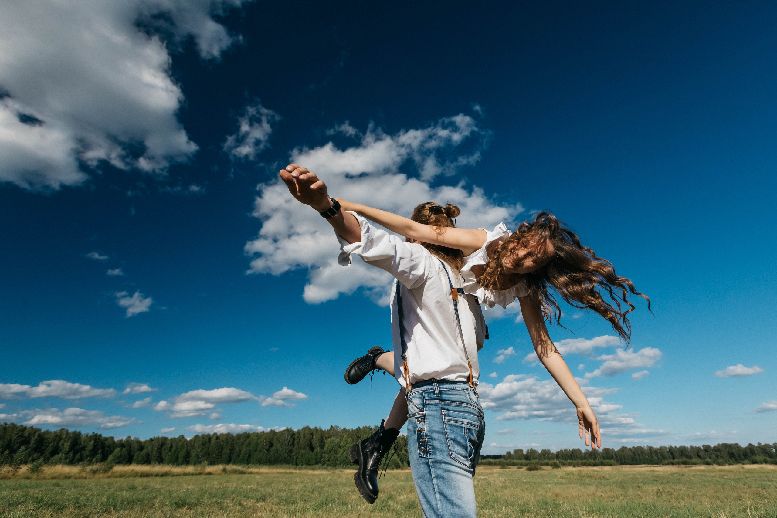 Кристина Владимир и Рада. Главная