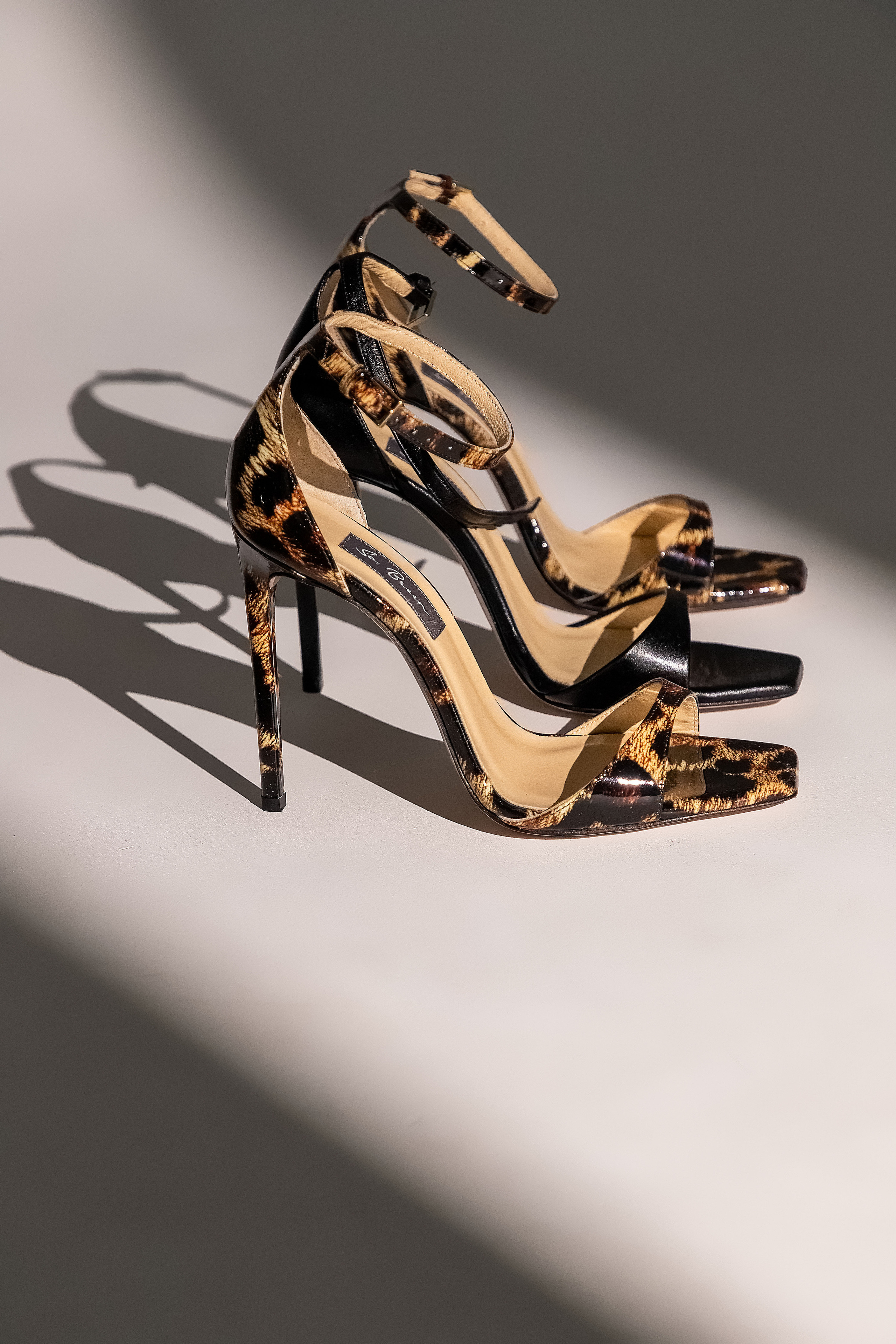 Фотосъёмка босоножек для бренда SoBreen. Коммерческий фотограф Андрей Тремасов