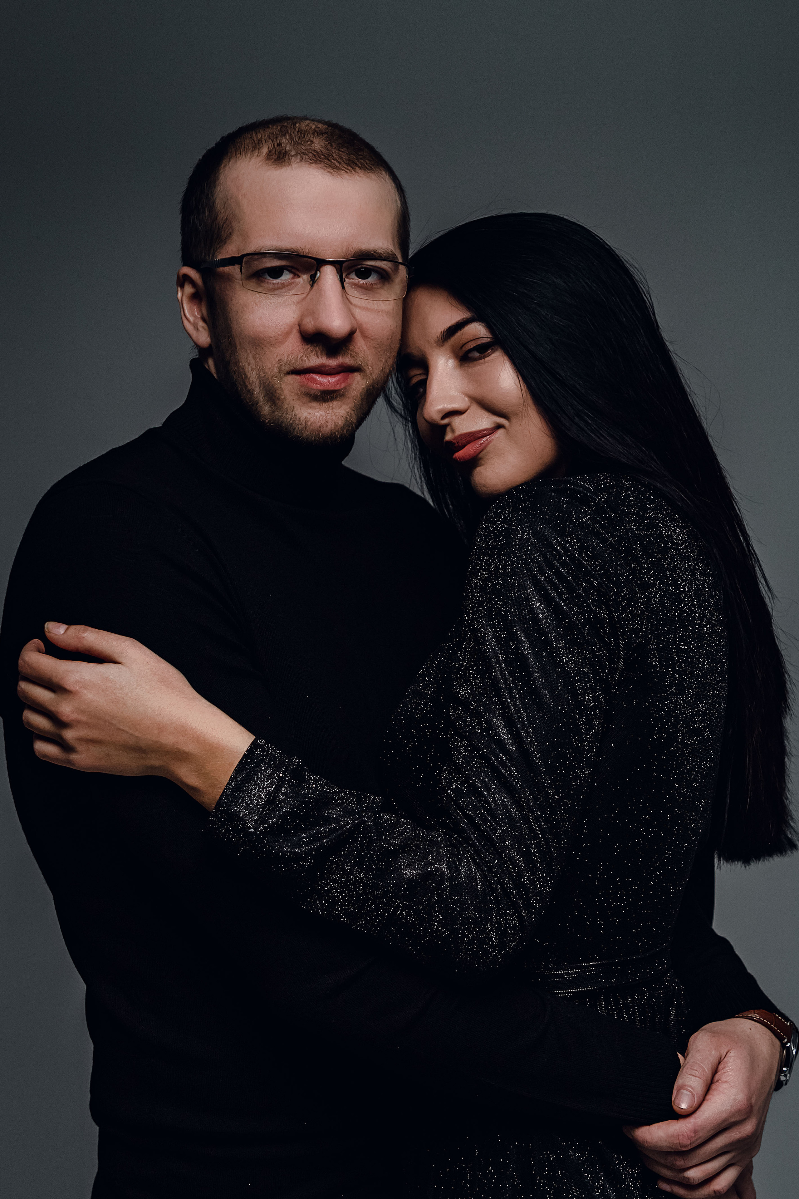 Съёмка влюблённой пары в стиле минимализм. Коммерческий фотограф Андрей Тремасов