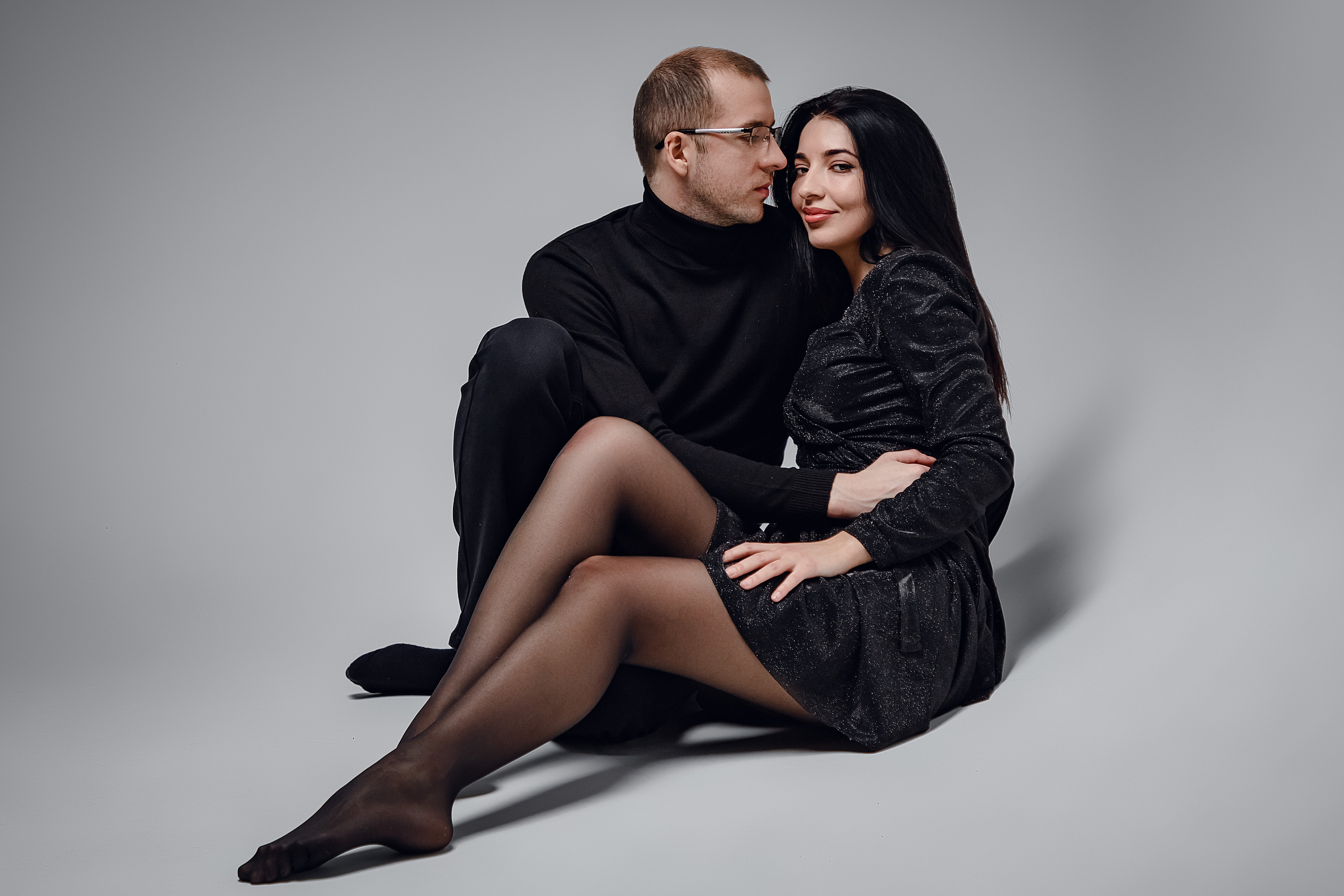 Съёмка влюблённой пары в стиле минимализм. Коммерческий фотограф Андрей Тремасов