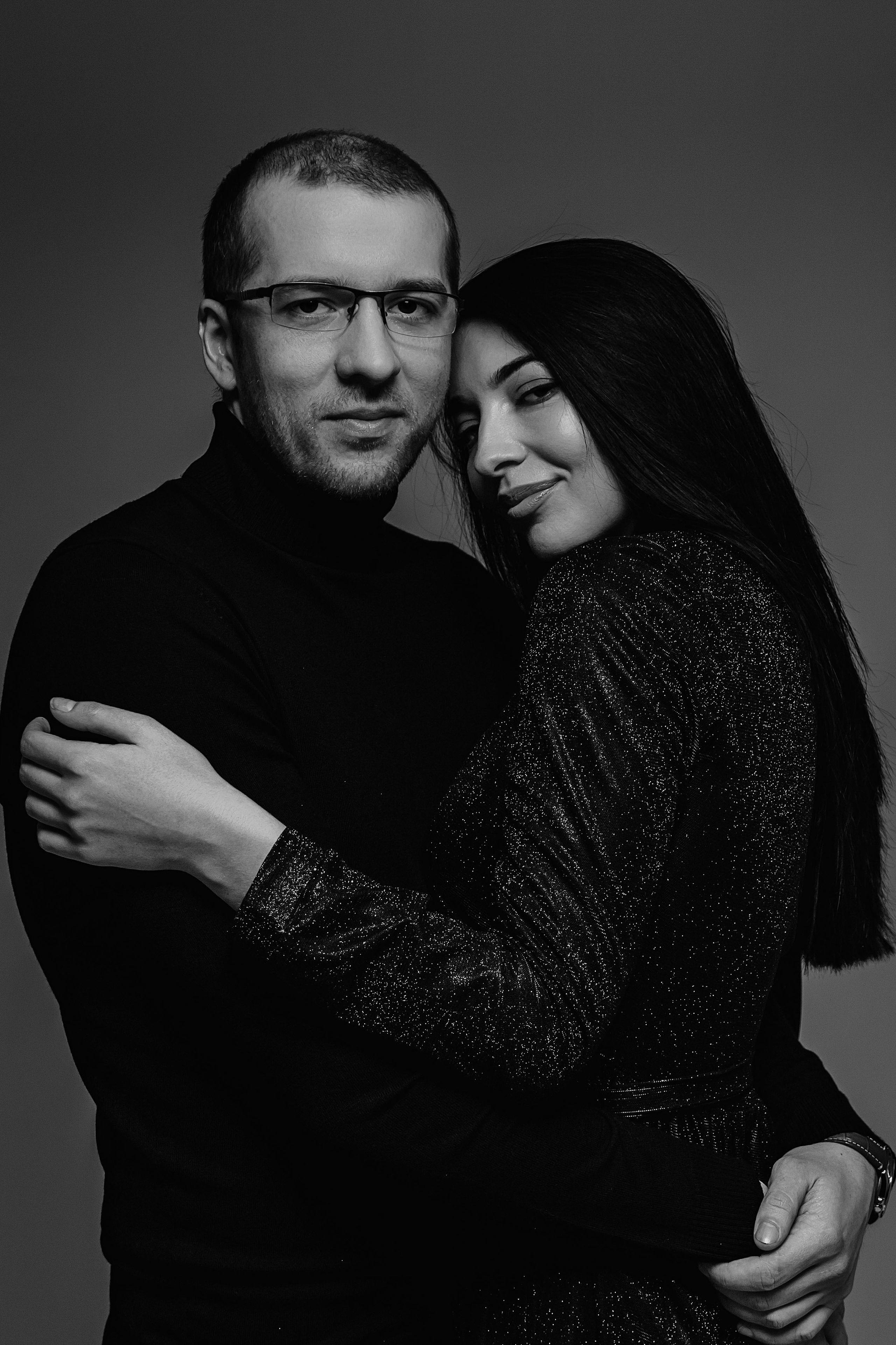 Съёмка влюблённой пары в стиле минимализм. Коммерческий фотограф Андрей Тремасов