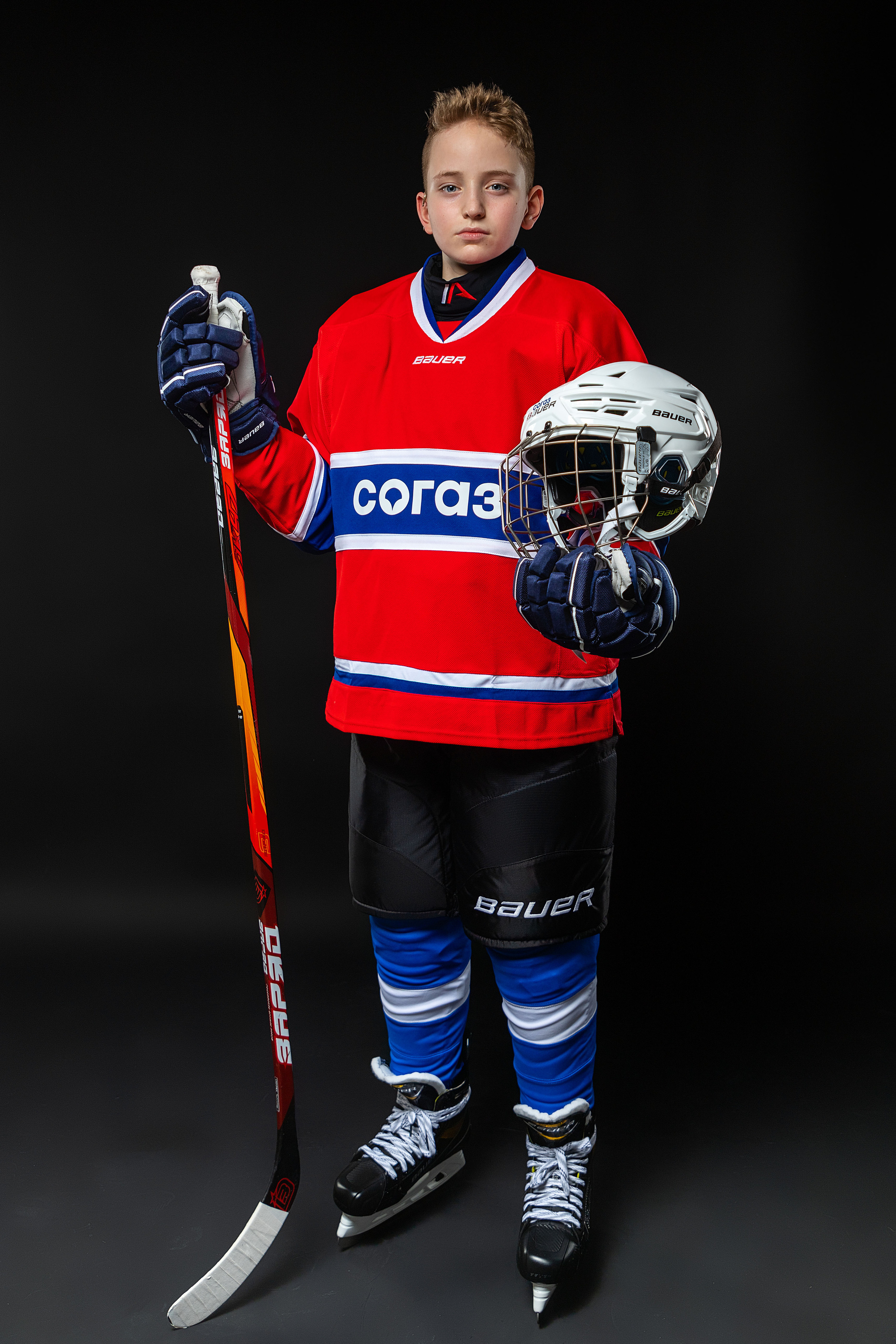 Съёмка хоккеиста в спортивной форме. Коммерческий фотограф Андрей Тремасов